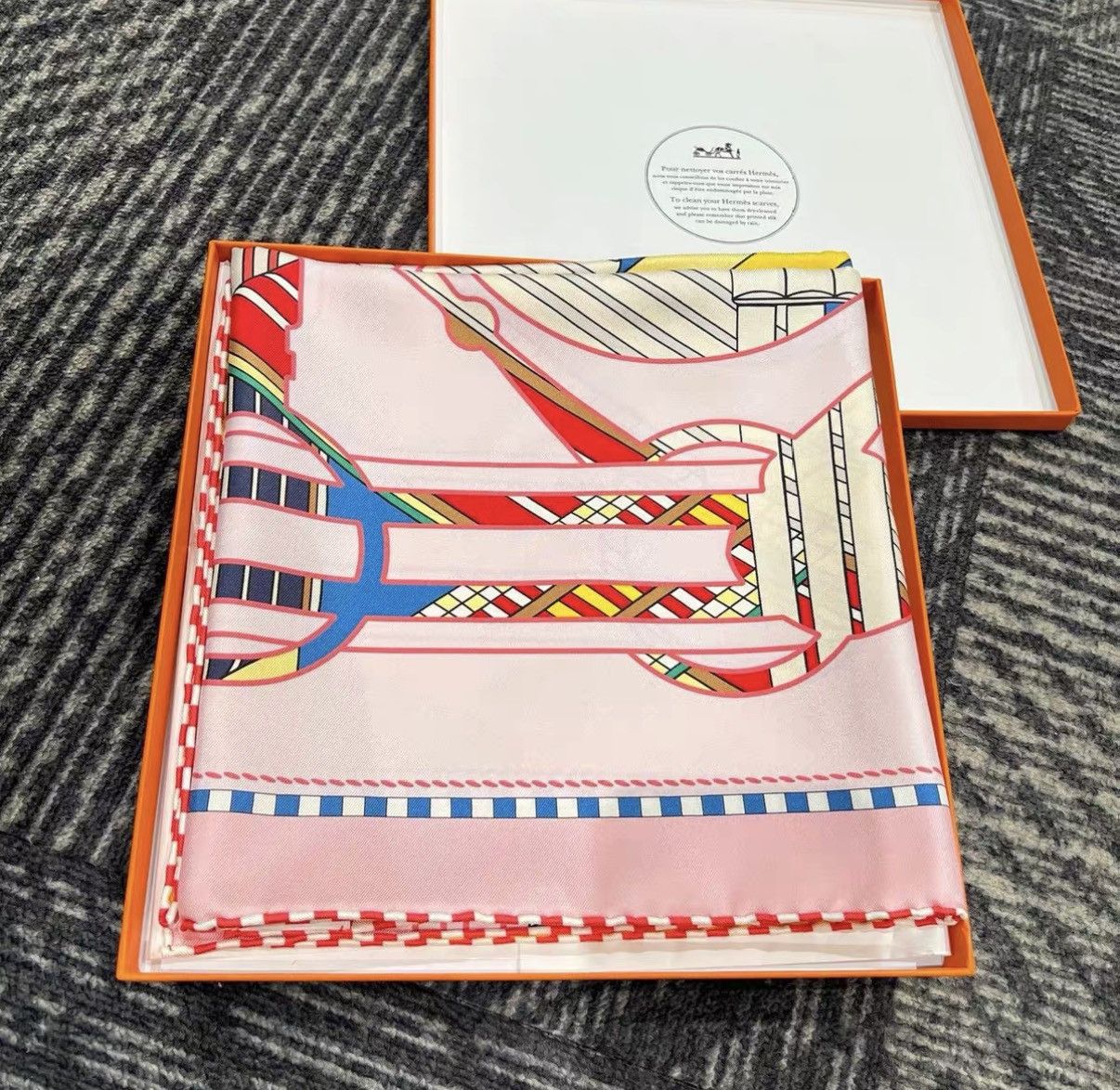 Hermes Hermès Zigzag Stirrup & Tattersall Silk Scarf J42 Size ONE SIZE - 3 Thumbnail