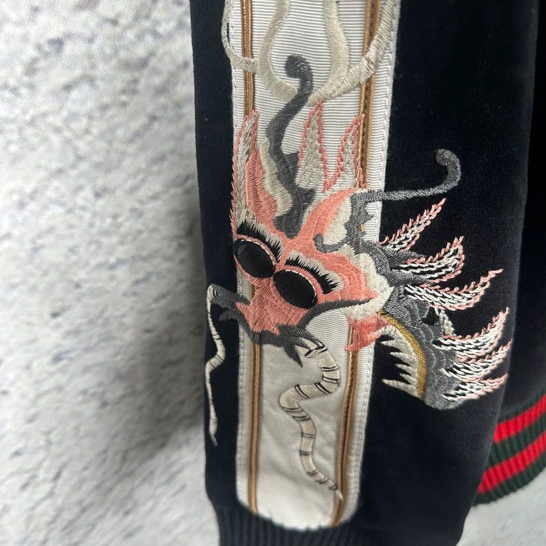 Gucci Gucci Velvet dragon pattern embroidered heavy industry jac Size US S / EU 44-46 / 1 - 3 Thumbnail