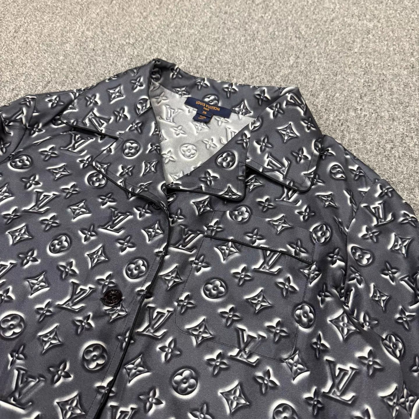 Louis Vuitton LV Monogram all over print shirt 36 99 New Size XS / US 0-2 / IT 36-38 - 3 Thumbnail