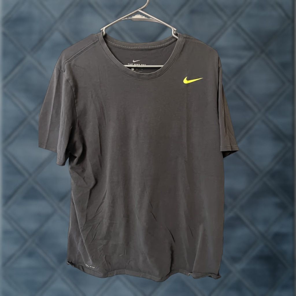 Nike Nike Dri-Fit Tee T-Shirt Mens Gray Logo Graphic Sz Large L Athletic Shirt Size US L / EU 52-54 / 3 - 1 Thumbnail