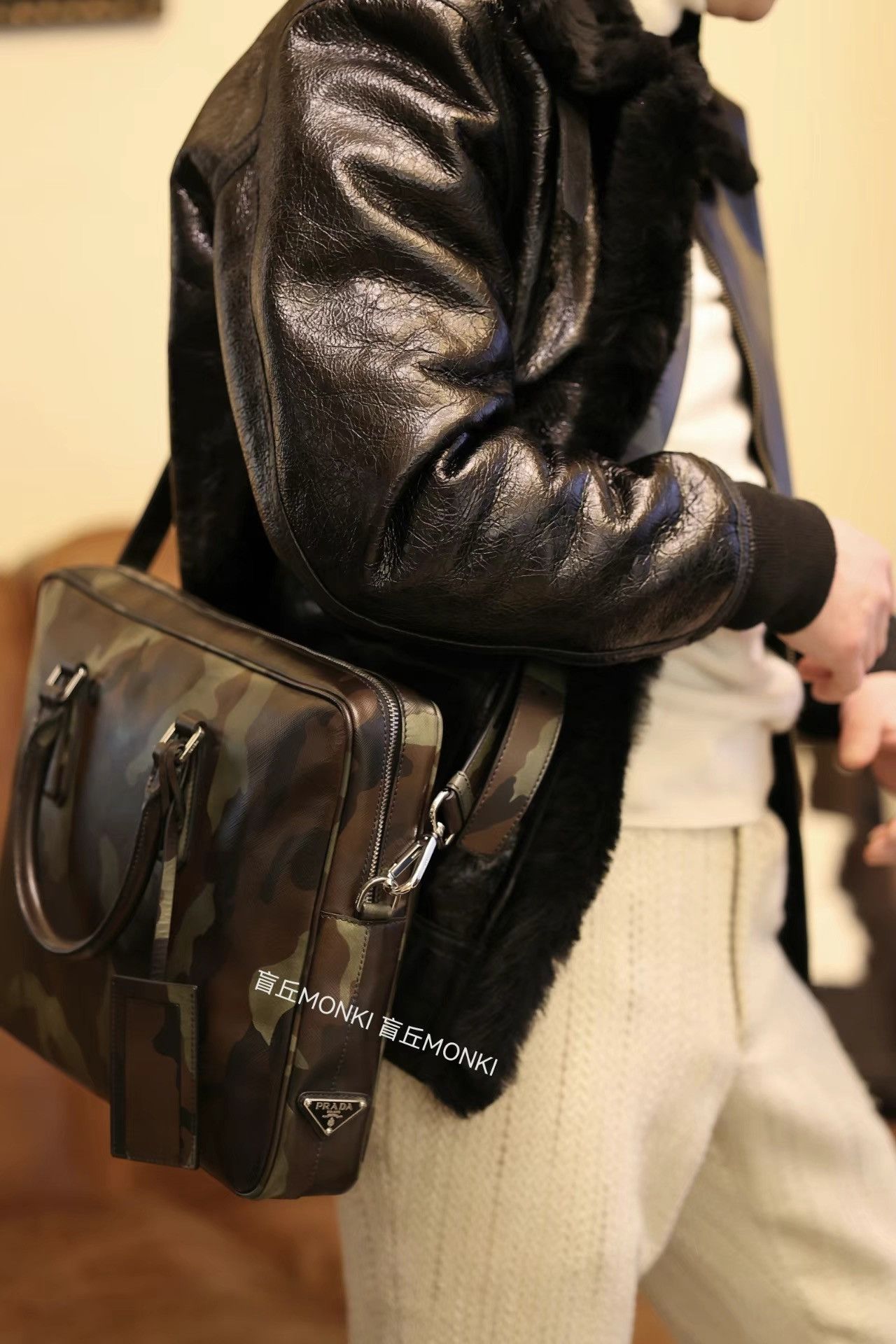 Prada Prada Runway Laptop Crossbody Bag K32 Size ONE SIZE - 9 Thumbnail