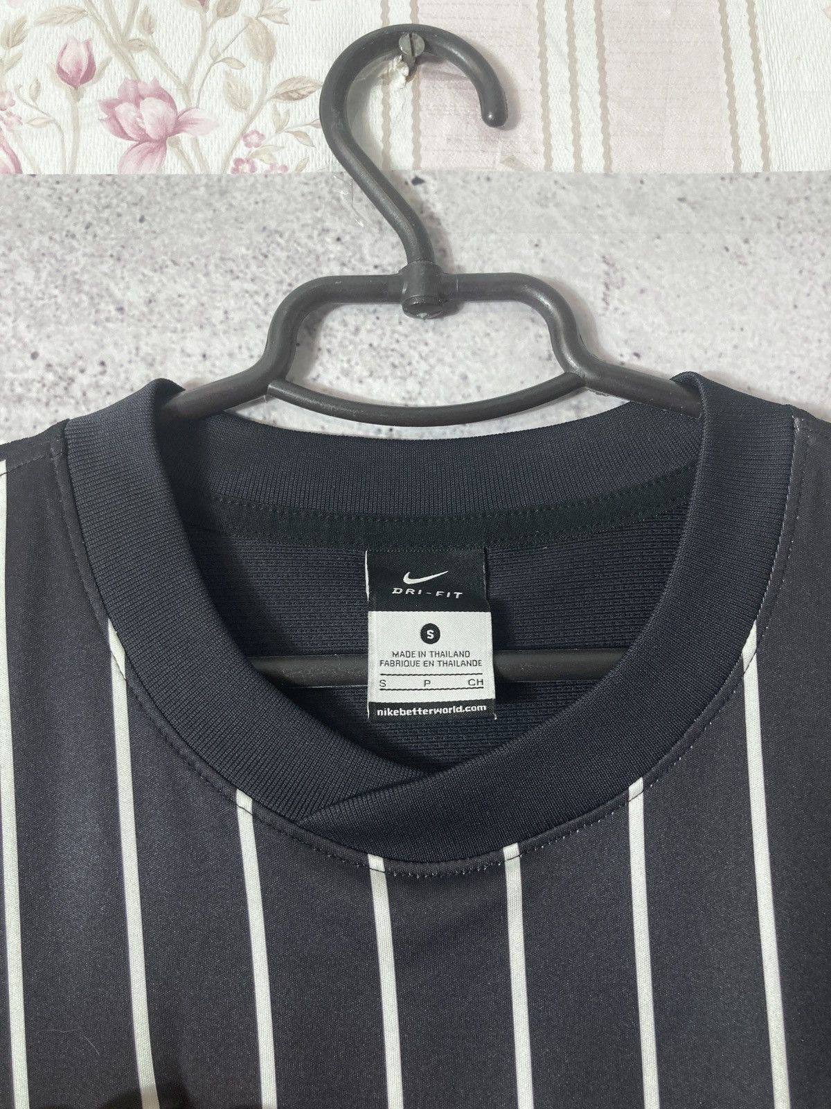 Nike Y2K Nike Vintage T-shirt Size US S / EU 44-46 / 1 - 2 Thumbnail