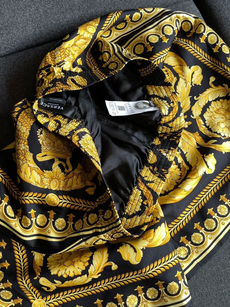 Versace Versace Printed knee-length silk silk shorts Size US 32 / EU 48 - 8 Thumbnail