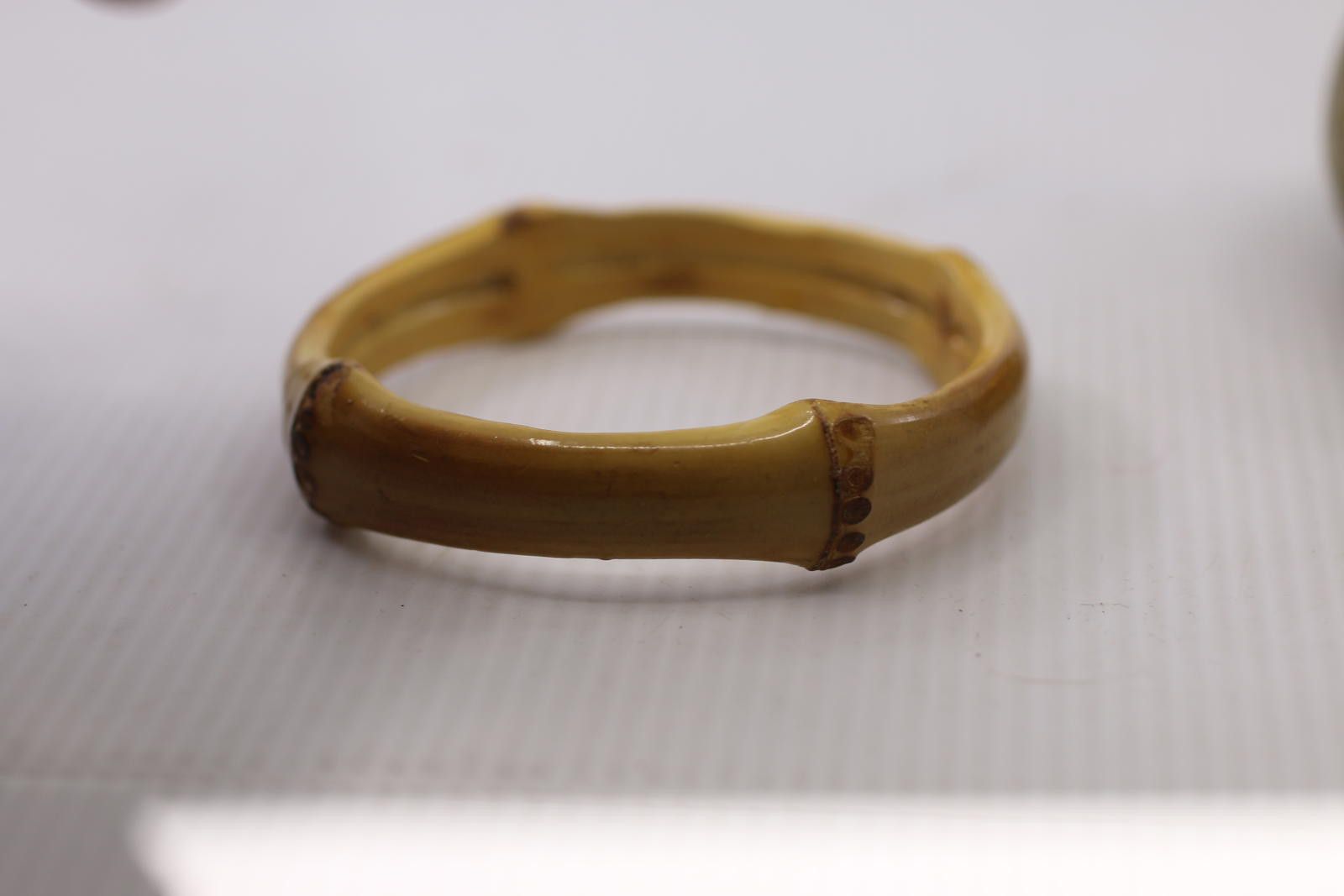 The Unbranded Brand Vintage Faux Bamboo Bangle Bracelet 70s Boho Jewelery Size ONE SIZE - 2 Thumbnail