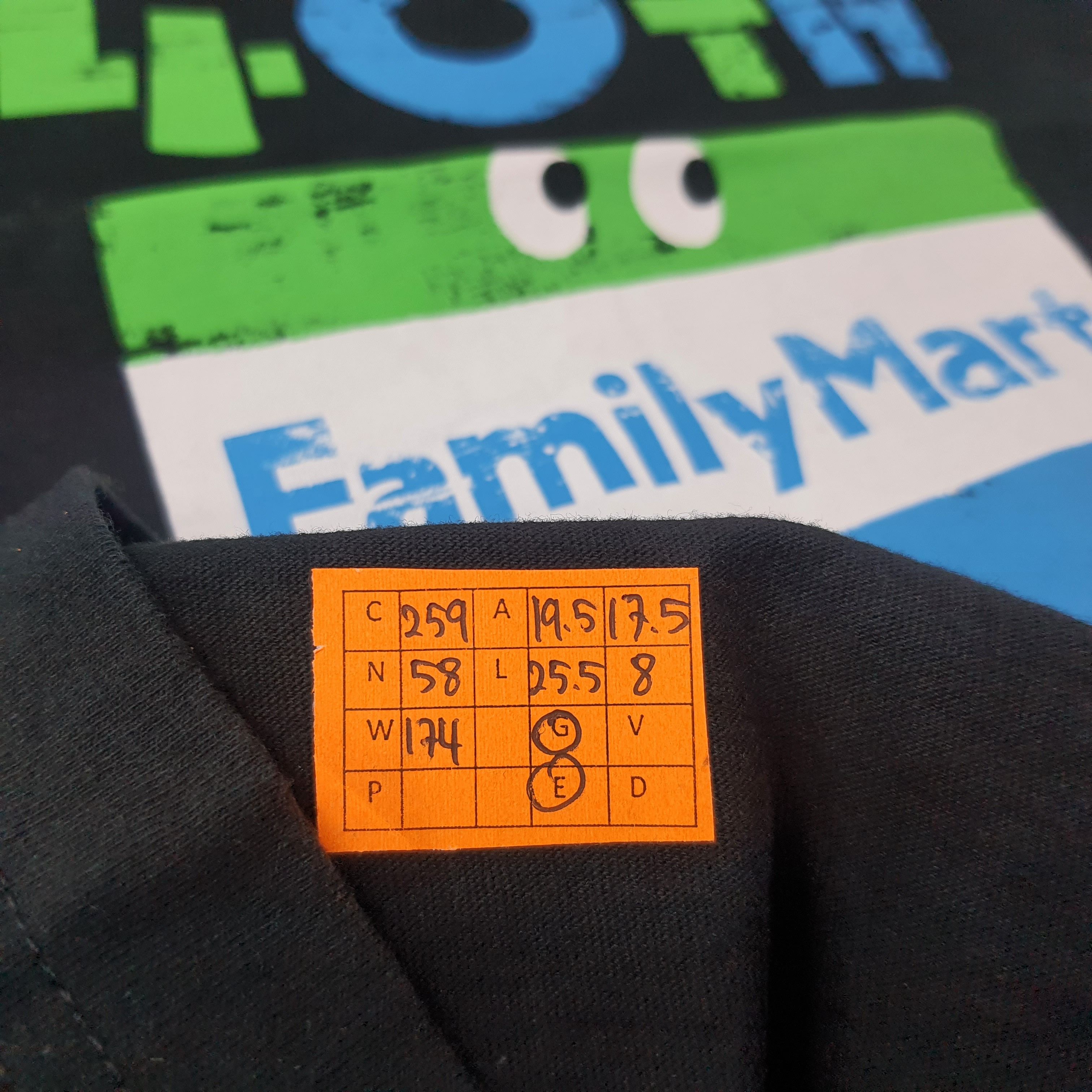 Japanese Brand Vintage Family Mart 40th Convenience Wear Tshirt C259N58 Size US M / EU 48-50 / 2 - 4 Thumbnail
