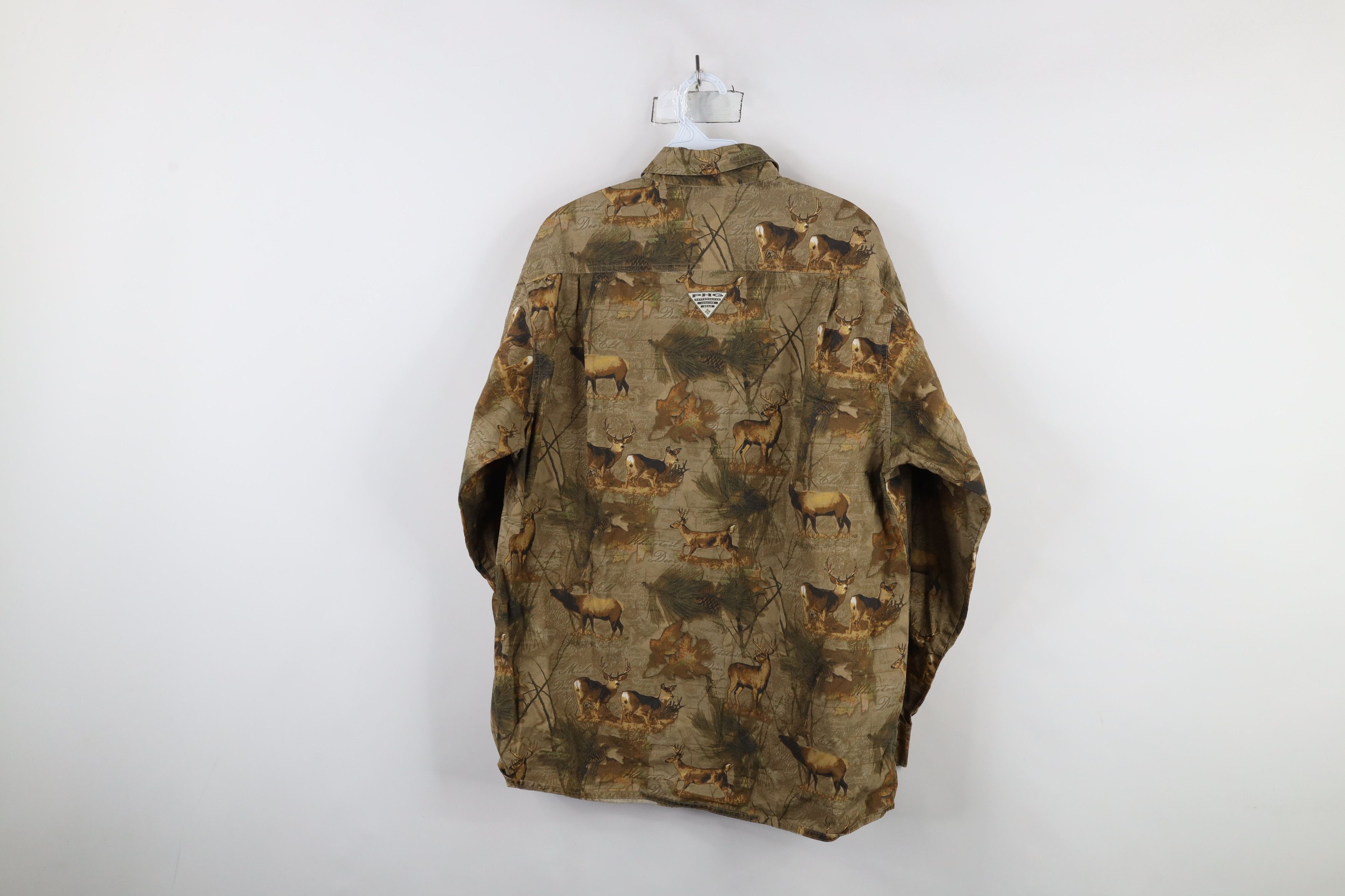 Columbia × Vintage Vintage Columbia Deer Buck All Over Print Button Down Shirt Size US M / EU 48-50 / 2 - 11 Thumbnail