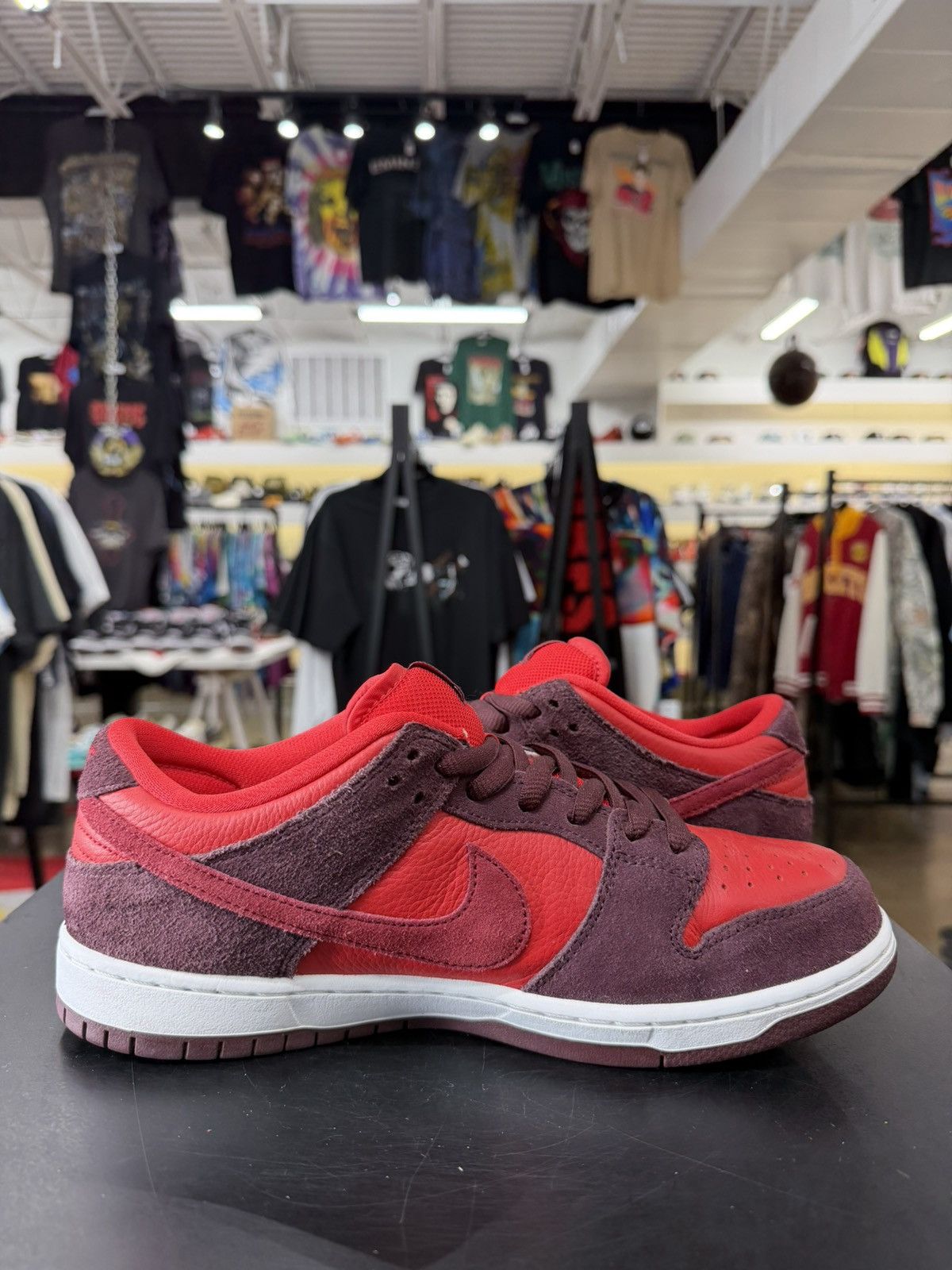 Nike Nike SB Dunk Low Cherry Size 9.5 (2022) Size US 9.5 / EU 42-43 - 3 Thumbnail