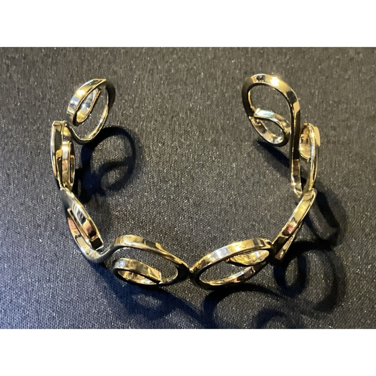 Other 6.75in Gold Tone Open Cuff Geometric Bracelet Size ONE SIZE - 1 Thumbnail
