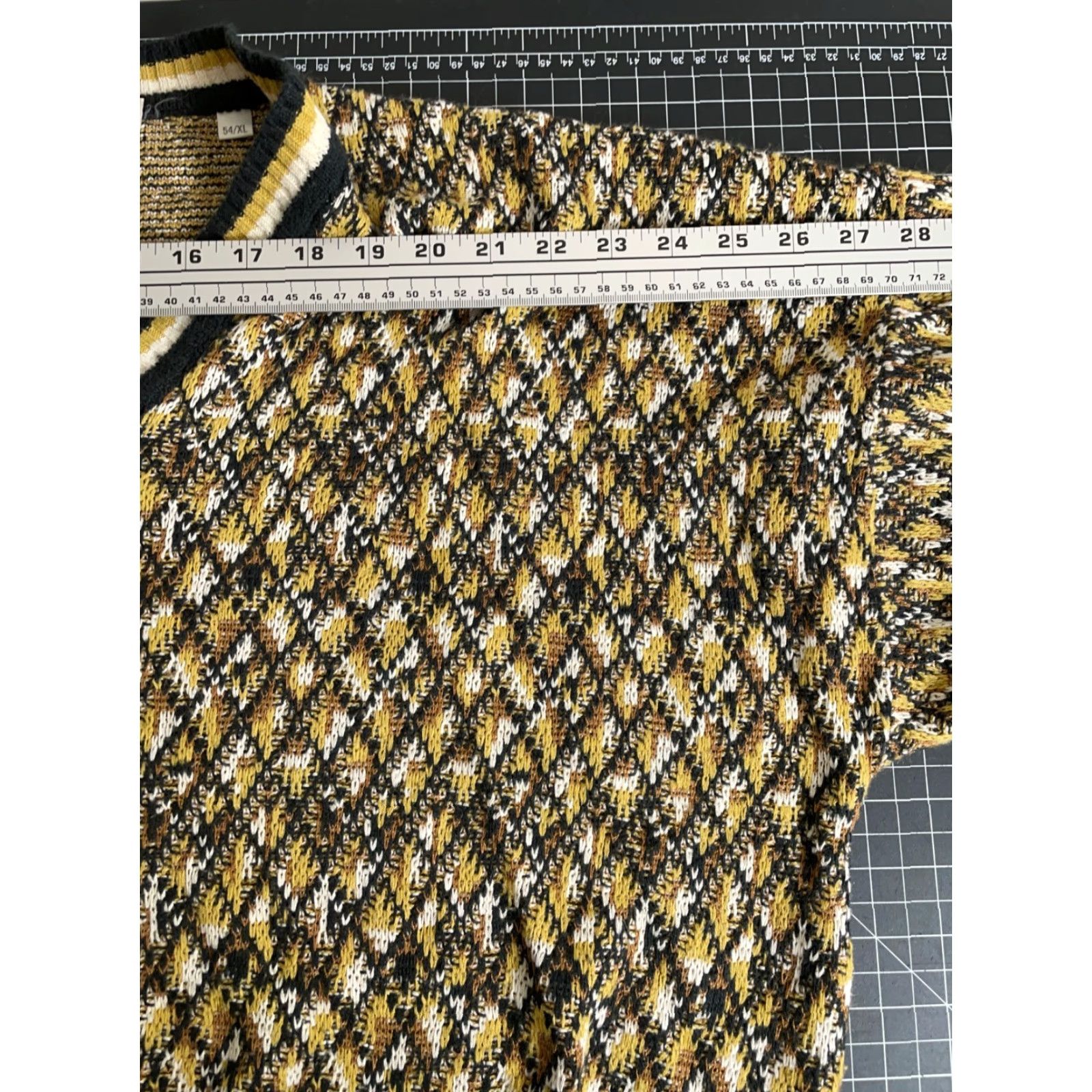 Saks Fifth Avenue VINTAGE Saks Fifth Avenue Pronto Uomo Sweater Shirt Adult XL Yellow Textured Knit 80s 90s Mens Size US XL / EU 56 / 4 - 7 Thumbnail