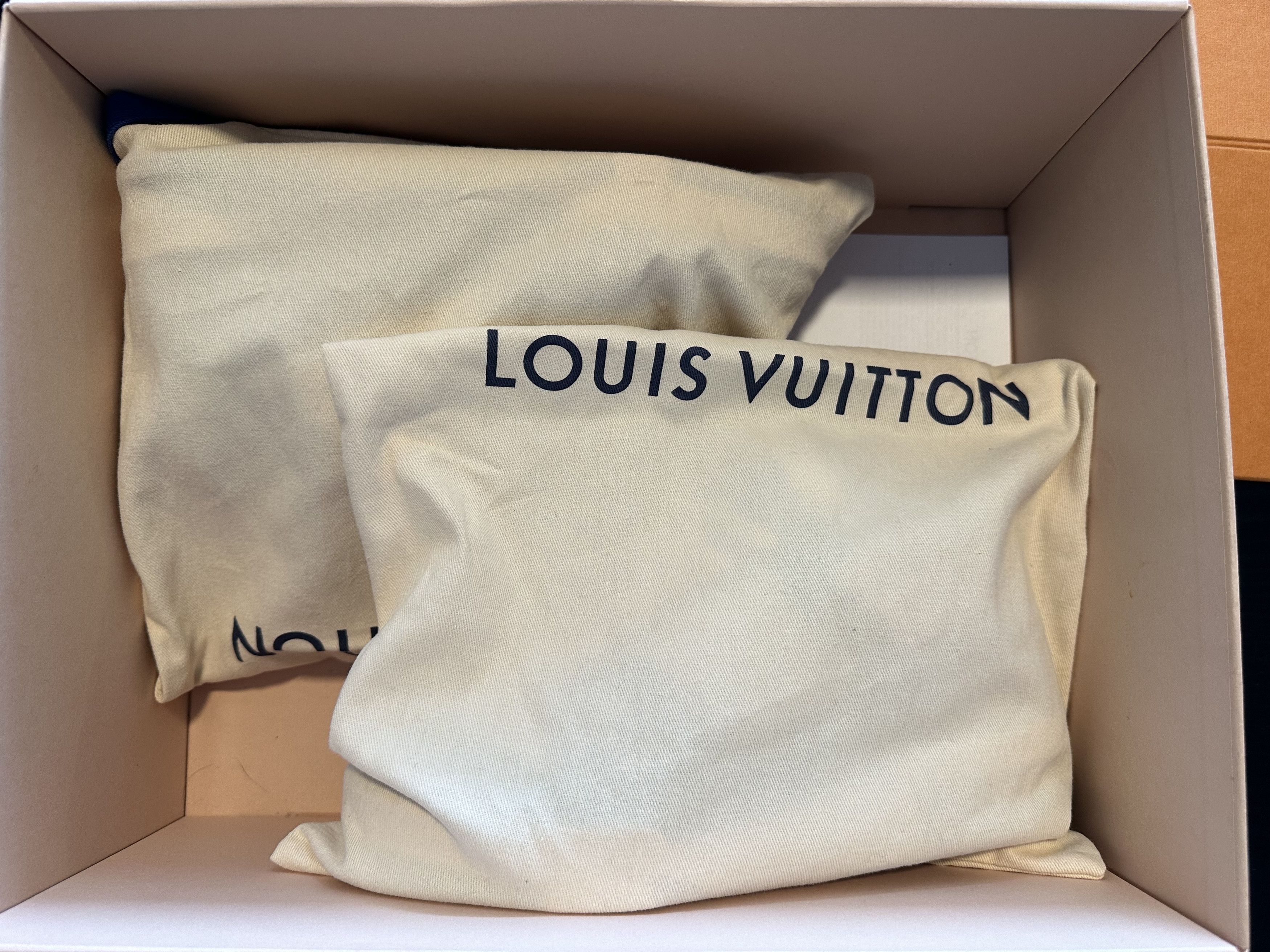 Louis Vuitton LV Blue Trainer Sneaker Size US 7.5 / IT 37.5 - 7 Thumbnail