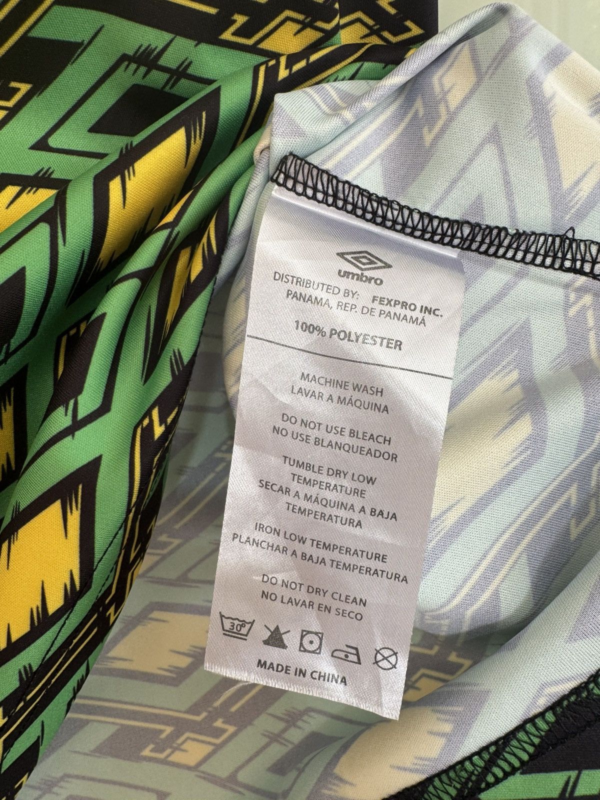 Umbro Jamaica 2018-2020 Away Soccer Jersey Football Kit Shirt Size US S / EU 44-46 / 1 - 14 Thumbnail