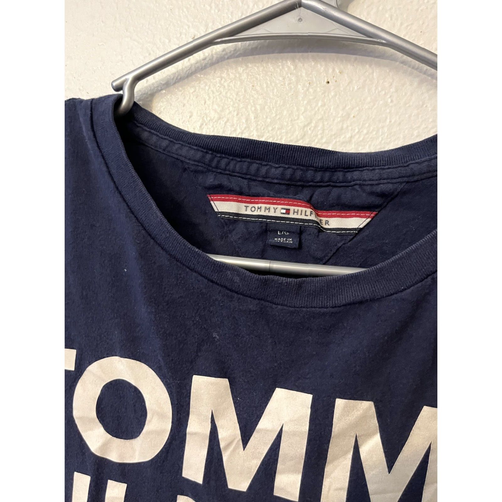 Tommy Hilfiger Tommy Hilfiger Mens Size Large Crew Neck T Shirt Short Sleeve Navy Graphic Shirt Mens Large Navy Graphic Size US L / EU 52-54 / 3 - 2 Thumbnail