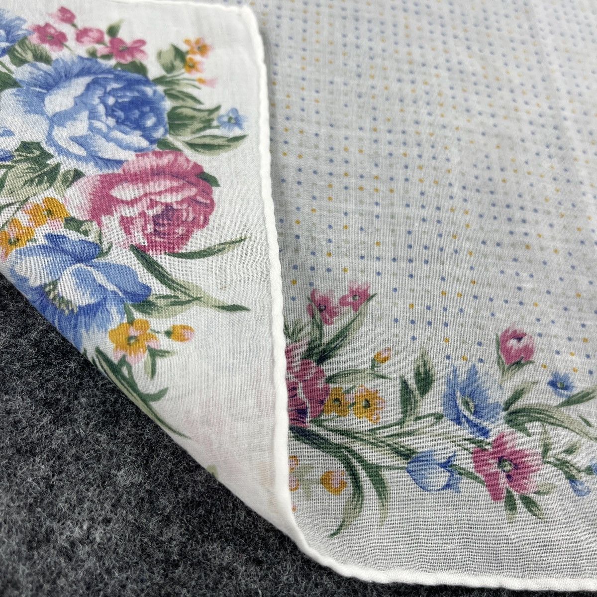 Vintage × Yves Saint Laurent Yves Saint Laurent Handkerchiefs / Neckerchief B169 Size ONE SIZE - 10 Thumbnail