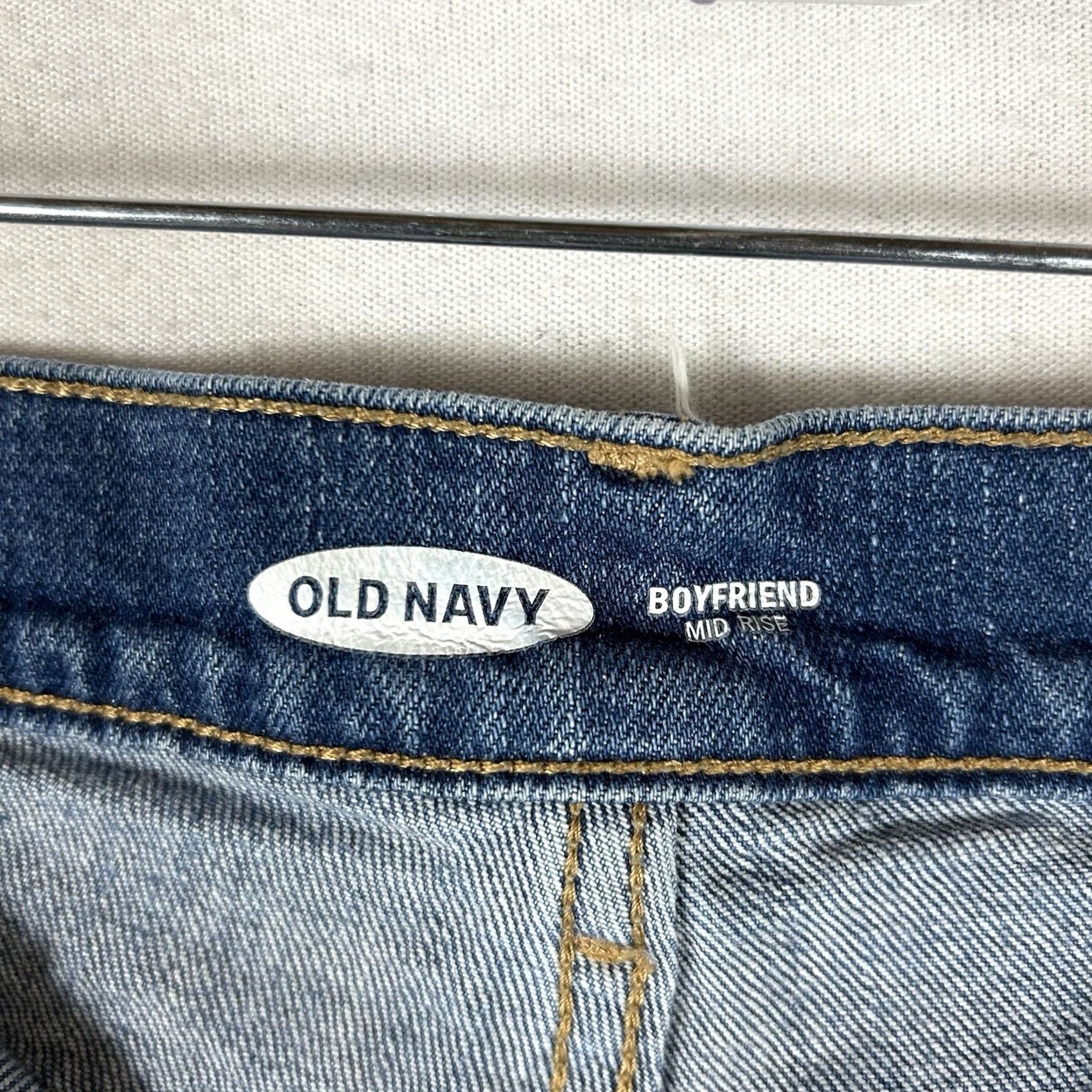 Old Navy Old Navy Mid-Rise Boyfriend Jean Shorts Womens 2 Cutoff Distressed Blue Denim Size 26" / US 2 / IT 38 - 4 Thumbnail