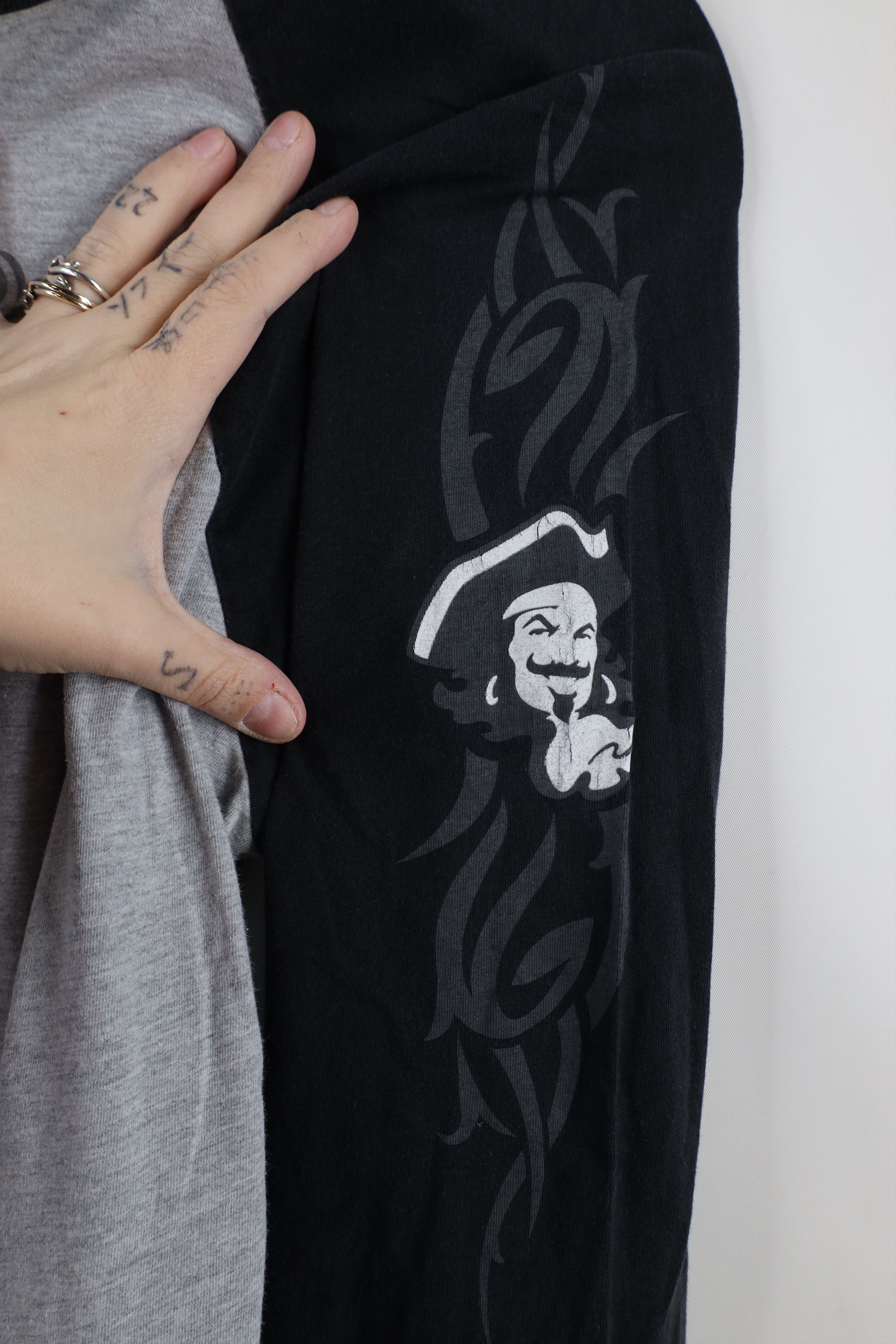 Vintage Vintage Captain Morgan Tattoo 3/4 Raglan T-Shirt USA Size US XL / EU 56 / 4 - 7 Thumbnail
