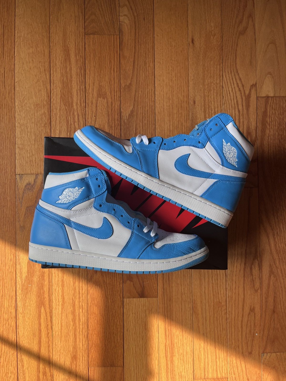 Jordan Brand × Nike Air Jordan 1 UNC Size US 13 / EU 46 - 2 Thumbnail