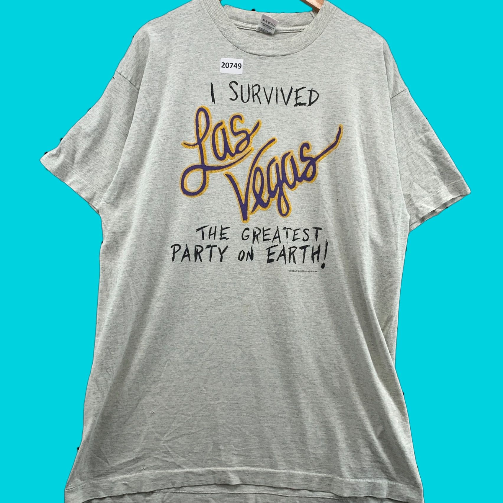 Fruit Of The Loom VINTAGE Las Vegas 90s Survived Shirt Mens XL Gray USA Single Stitch Fruit of the Loom T-Shirt Size US XL / EU 56 / 4 - 1 Thumbnail