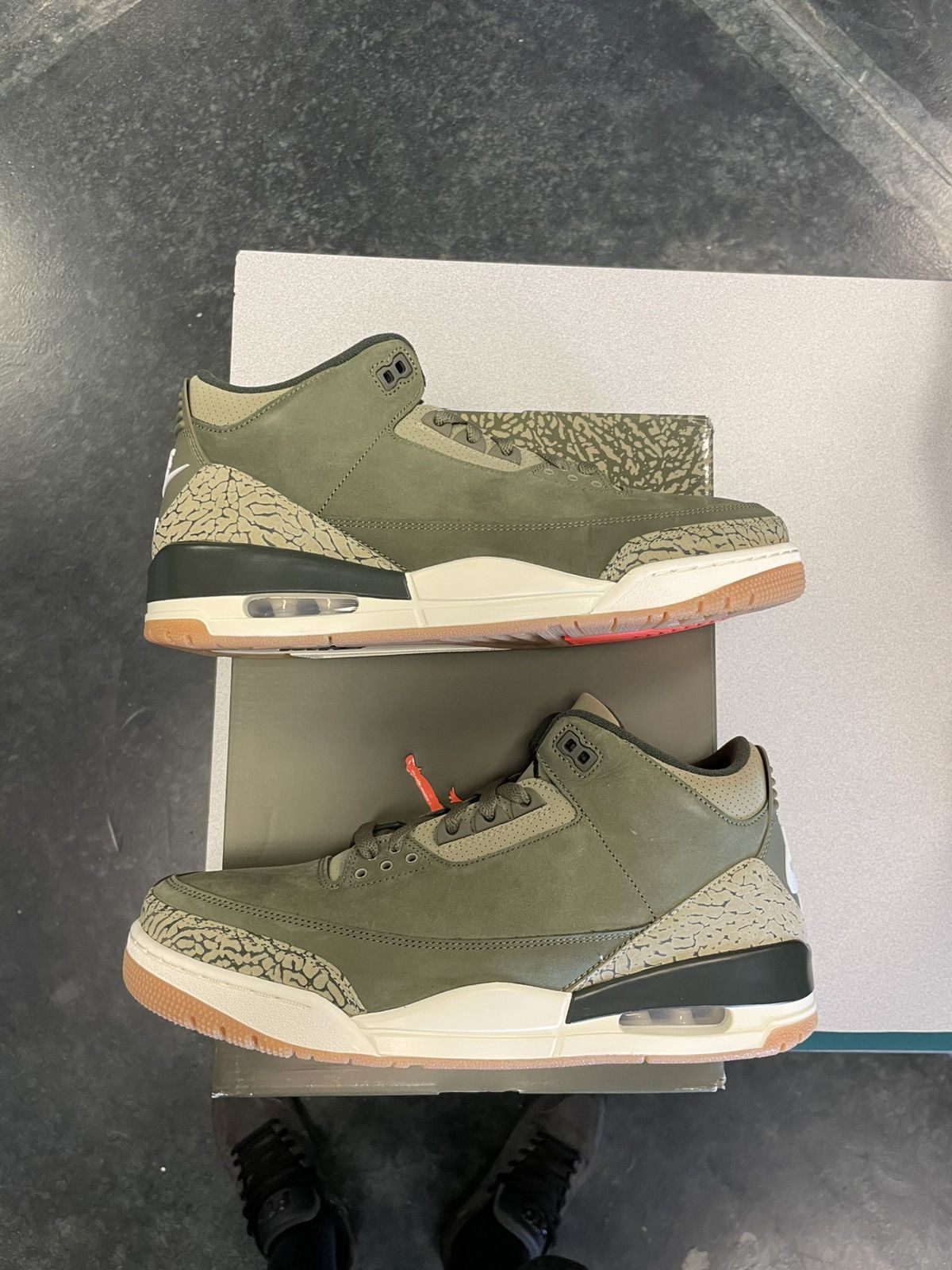 Jordan Brand Jordan 3 Family Affair Size US 12 / EU 45 - 3 Thumbnail