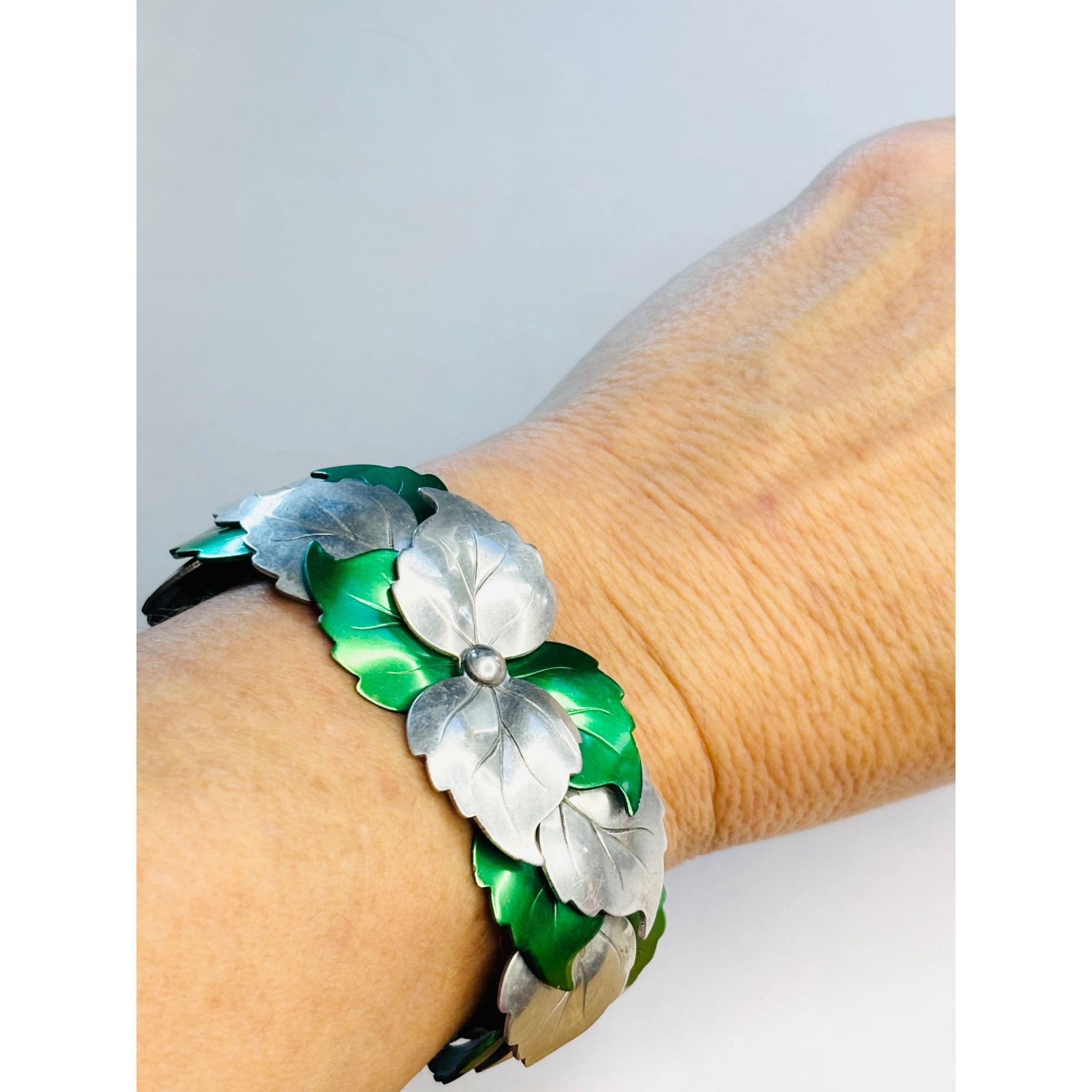 Other Vintage Green & Silver Leaf Cuff Bracelet With Adjustable Fi Size ONE SIZE - 6 Thumbnail