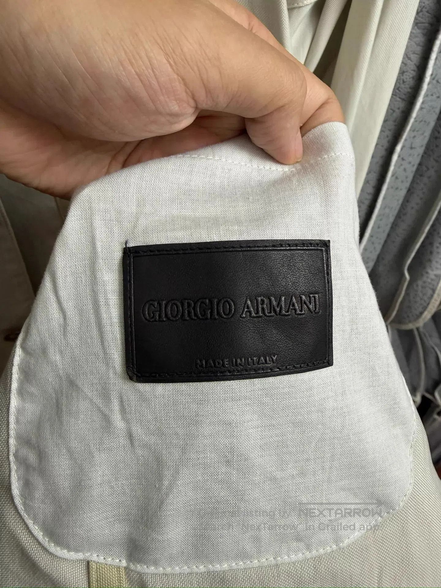 Giorgio Armani Beige Lightweight Button. Size US M / EU 48-50 / 2 - 7 Thumbnail