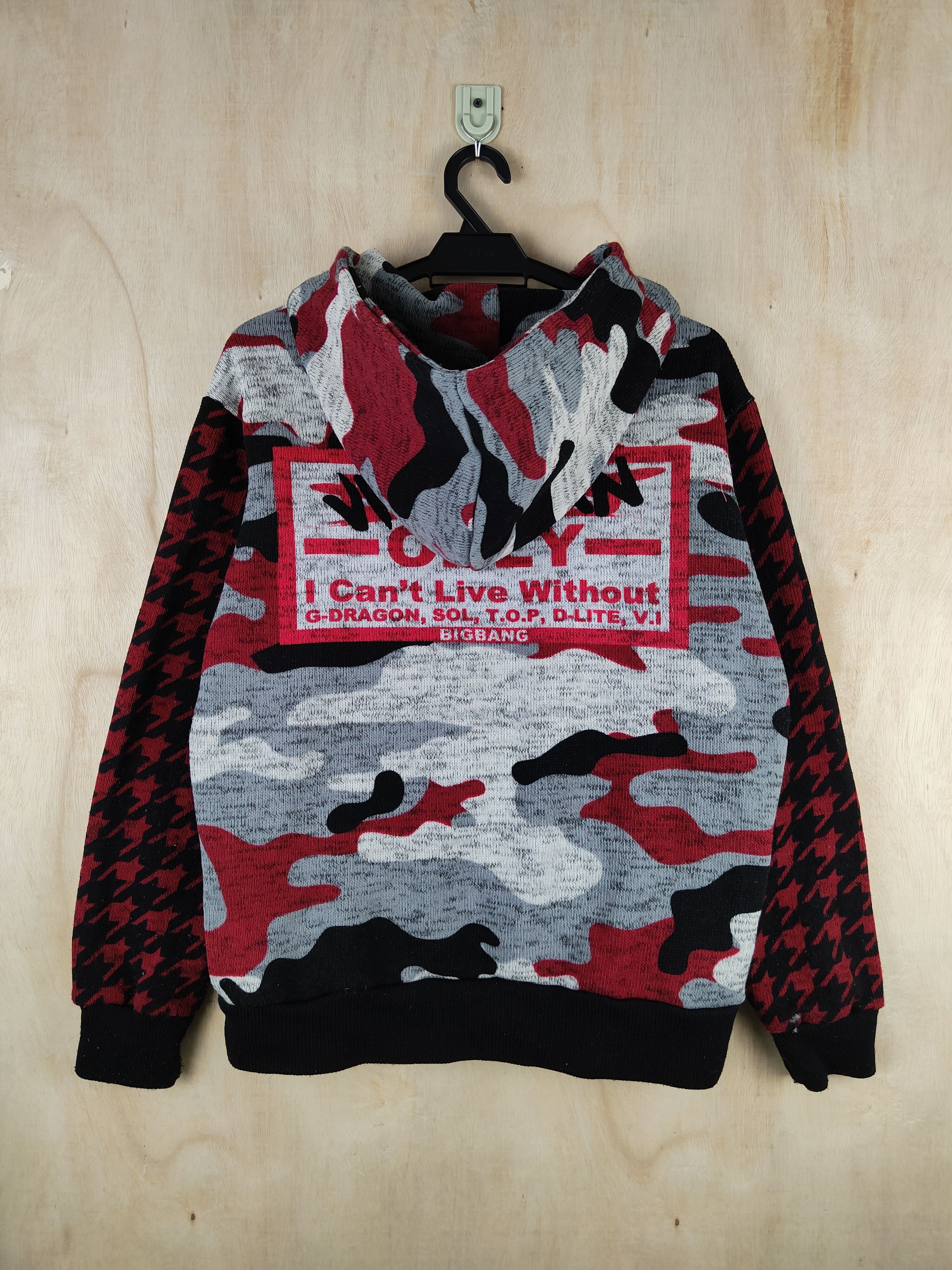 Japanese Brand Japanese Brand Red Bigbang Knitwear Hoodie Sweaters #S2549 Size L / US 10 / IT 46 - 1 Thumbnail