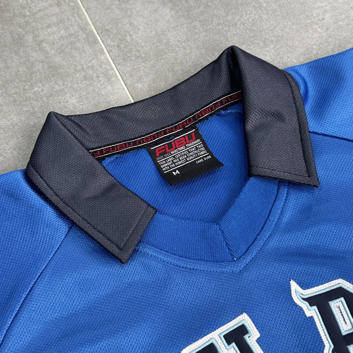 Fubu Vintage Fubu Embroidered Logo Rap Hip Hop Jersey T-Shirt Size US M / EU 48-50 / 2 - 7 Thumbnail