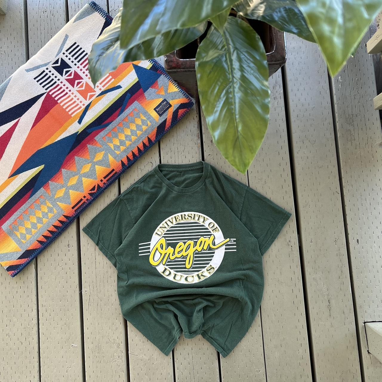 Vintage Vintage 90’s Oregon Ducks Men’s T Shirt Size Medium Size US M / EU 48-50 / 2 - 1 Thumbnail