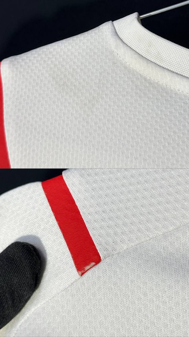 Puma Switzerland Away 2021-2022 Puma football jersey autograph Size US XS / EU 42 / 0 - 10 Thumbnail