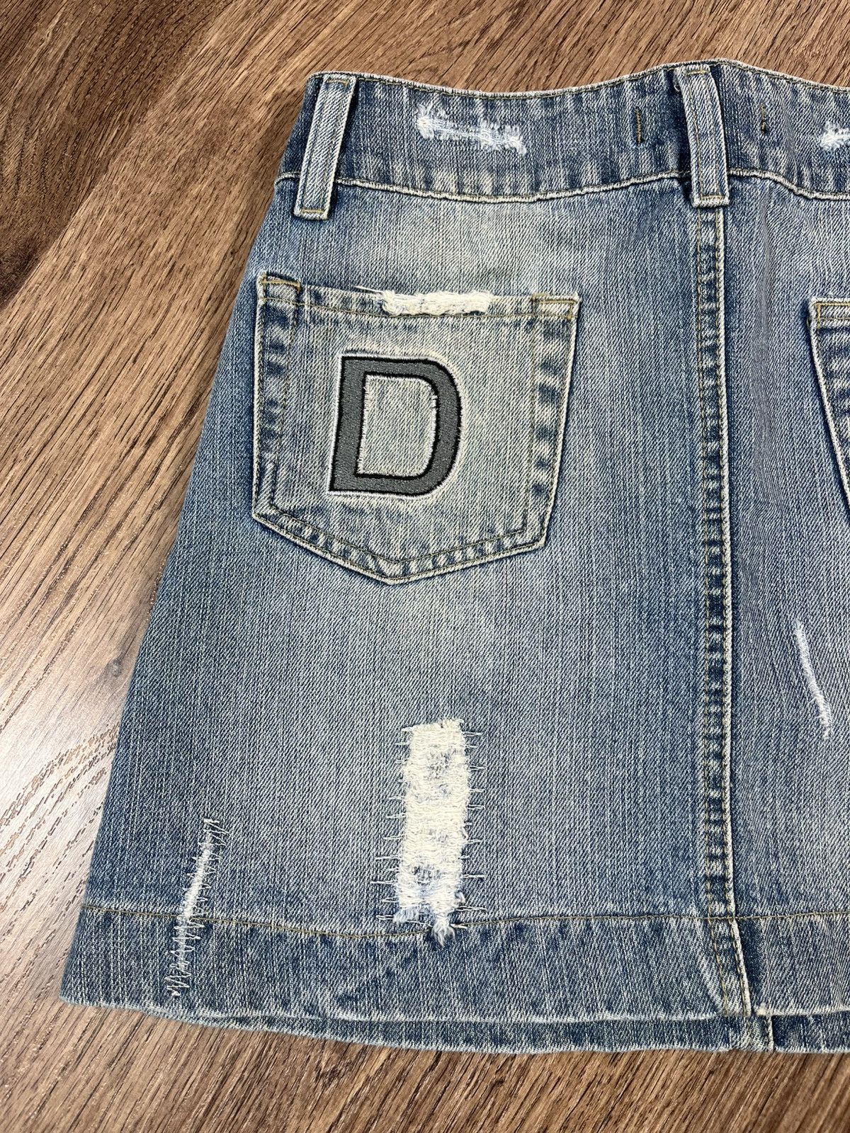 Dolce & Gabbana Dolce & Gabbana Vintage Skirt Big Logo Size 27" / US 4 / IT 40 - 11 Thumbnail