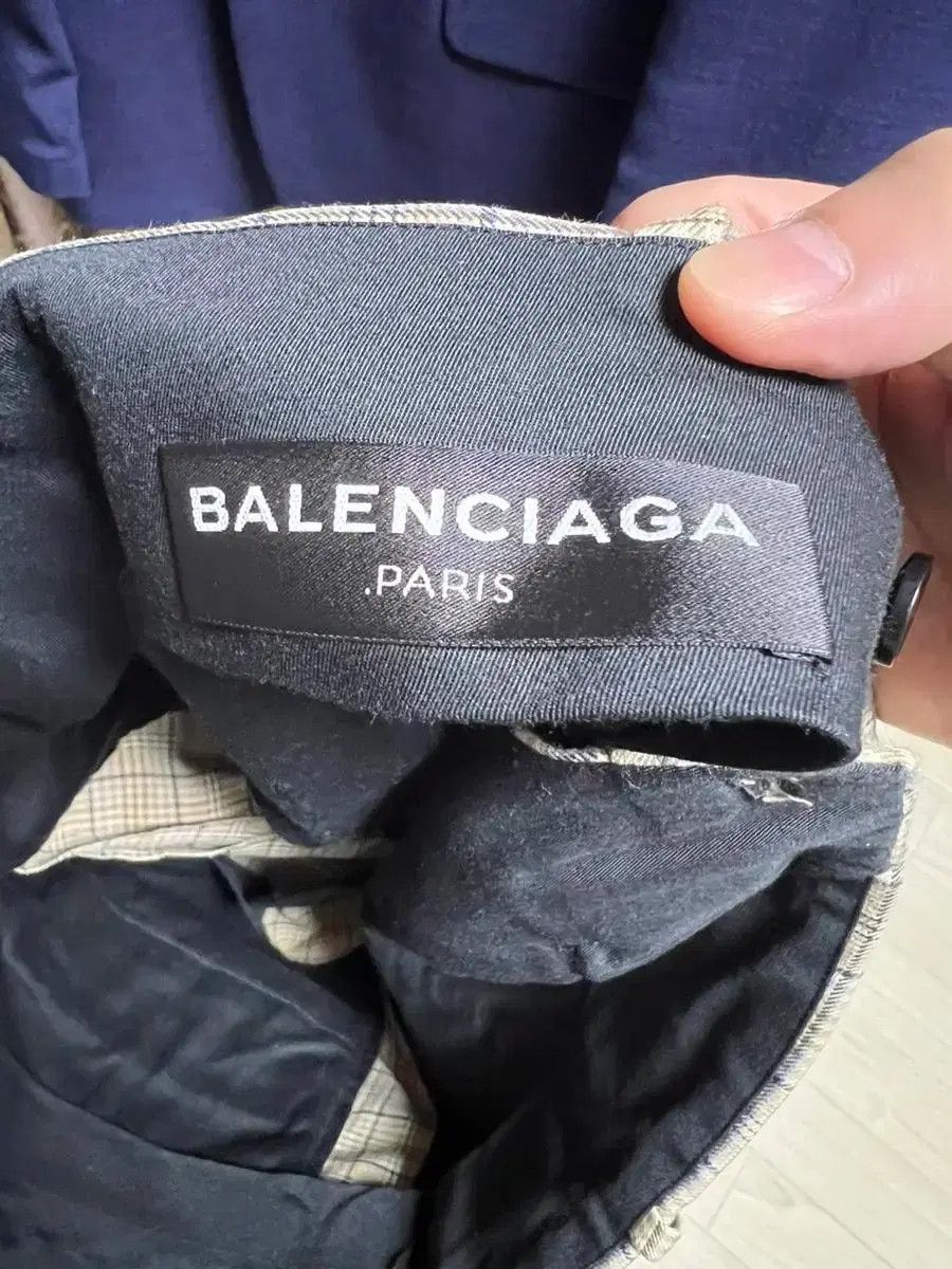 Balenciaga Balenciaga beige chino pants Size US 32 / EU 48 - 3 Thumbnail