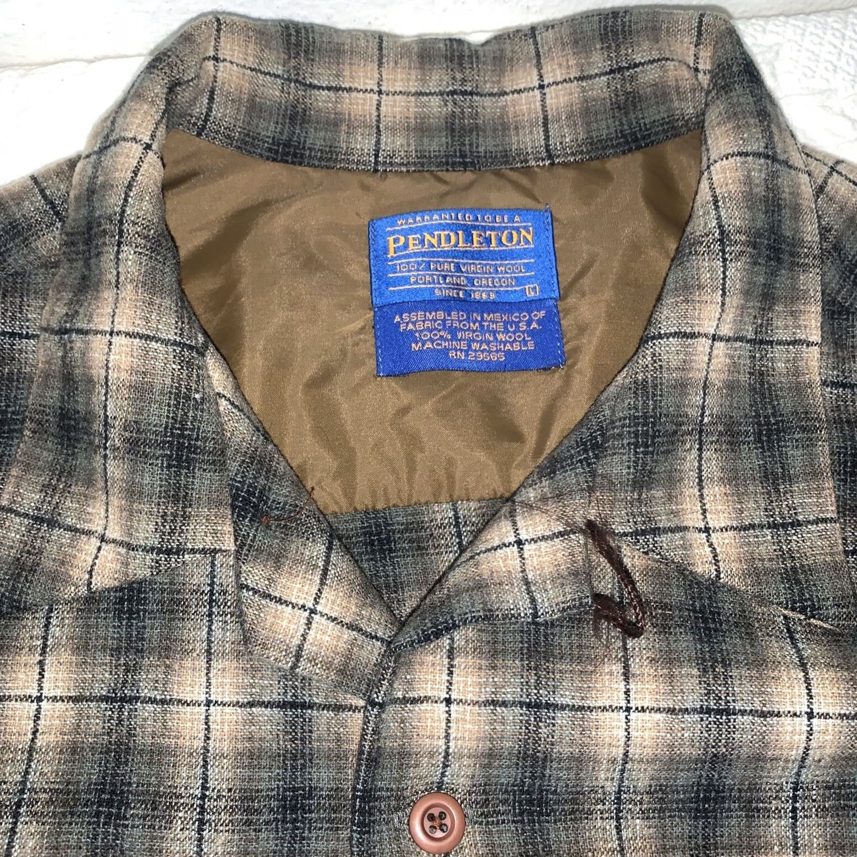 Pendleton VINTAGE Pendleton Board Shirt Wool Brown Shadow Plaid Loop Collar Mens Large Size US L / EU 52-54 / 3 - 3 Thumbnail