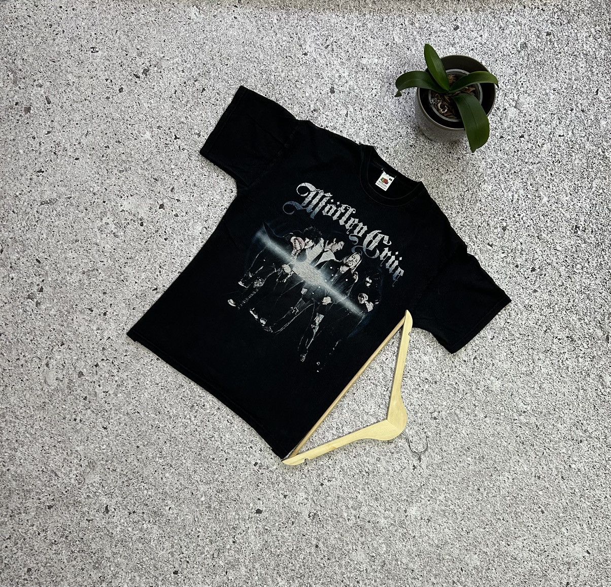 Band Tees × Vintage Vintage Motley Crue Europe Rock Band Promo Tour 2012 T-Shirt Size US M / EU 48-50 / 2 - 1 Thumbnail