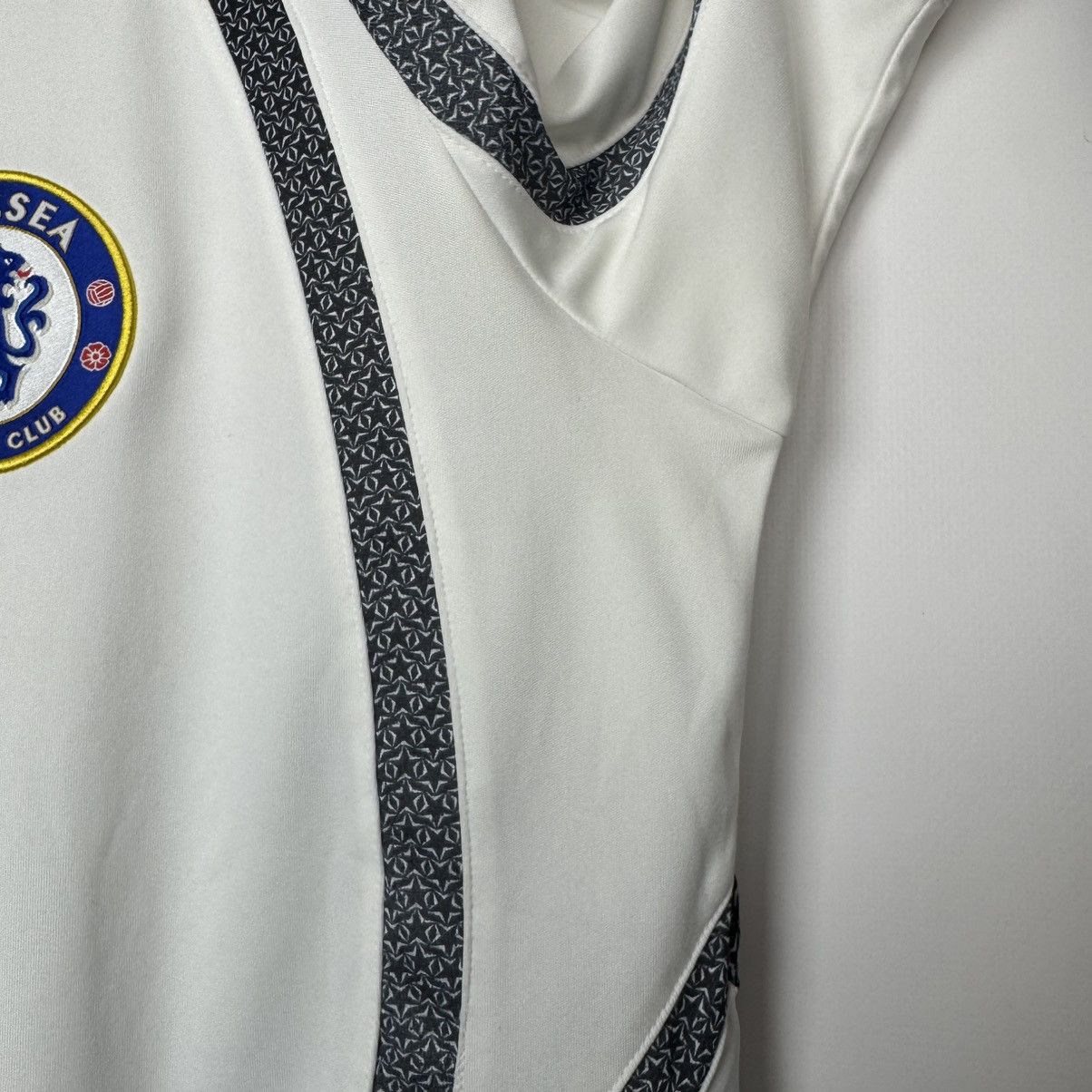 Chelsea Soccer CHELSEA 2006 2007 TRAINING FOOTBALL SHIRT SOCCER JERSEY Size US L / EU 52-54 / 3 - 12 Thumbnail