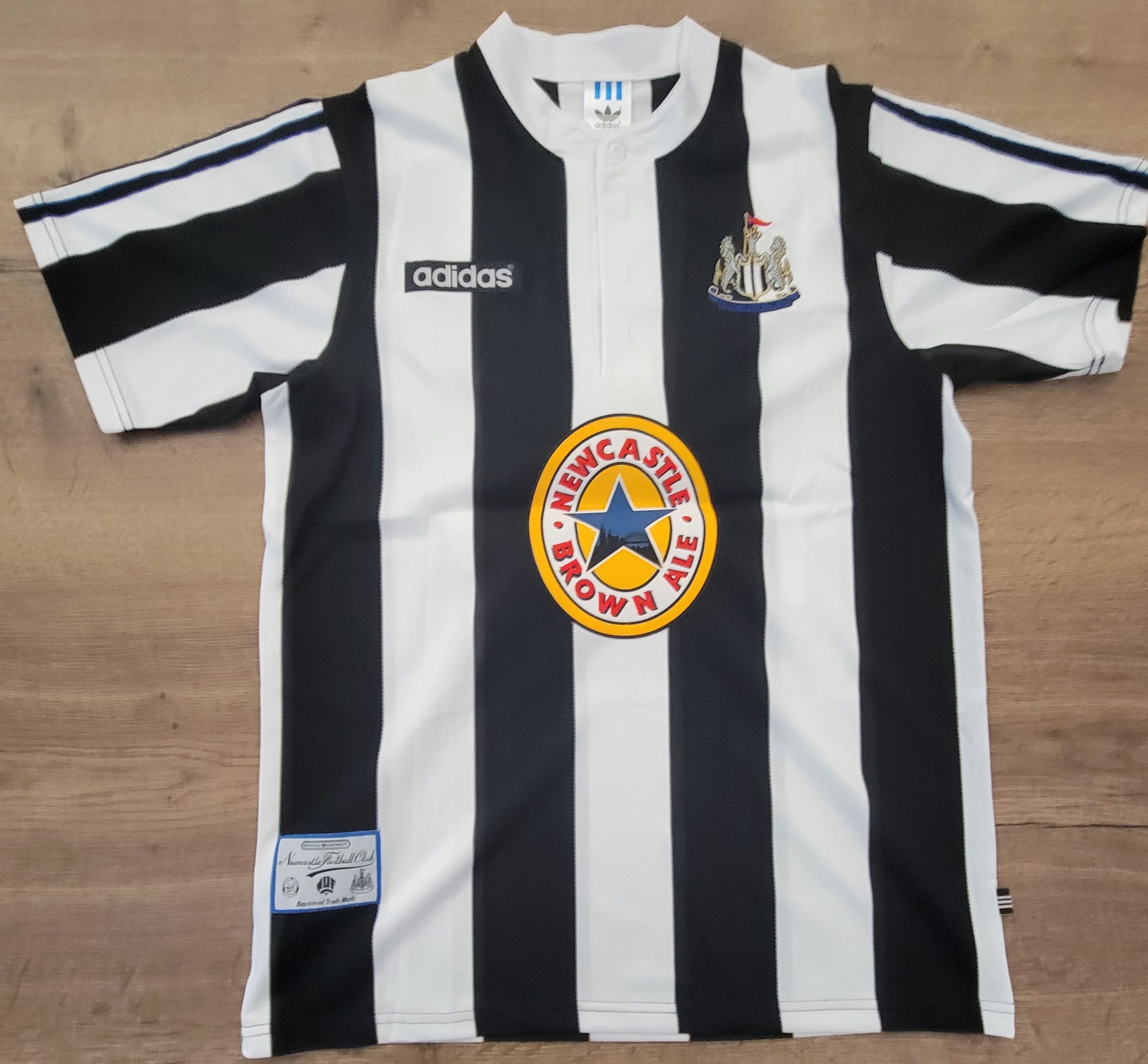 Other 1995-1997 Nexcastle Ginola 14 Jersey retro football shirt Size US L / EU 52-54 / 3 - 2 Thumbnail