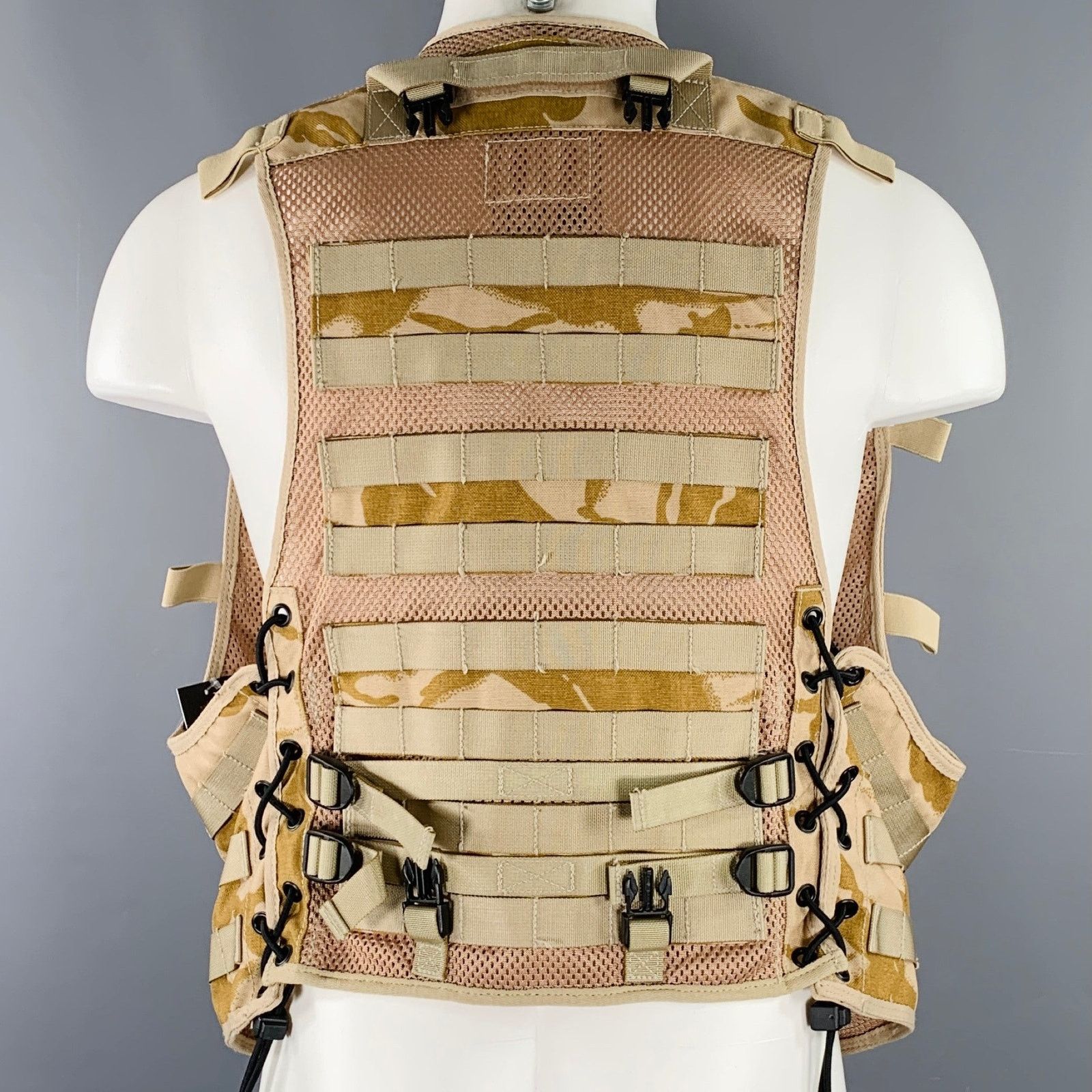Christopher Raeburn CHRISTOPHER RAEBURN M Beige Camel Camo Mesh Utility Vest Size US M / EU 48-50 / 2 - 4 Thumbnail