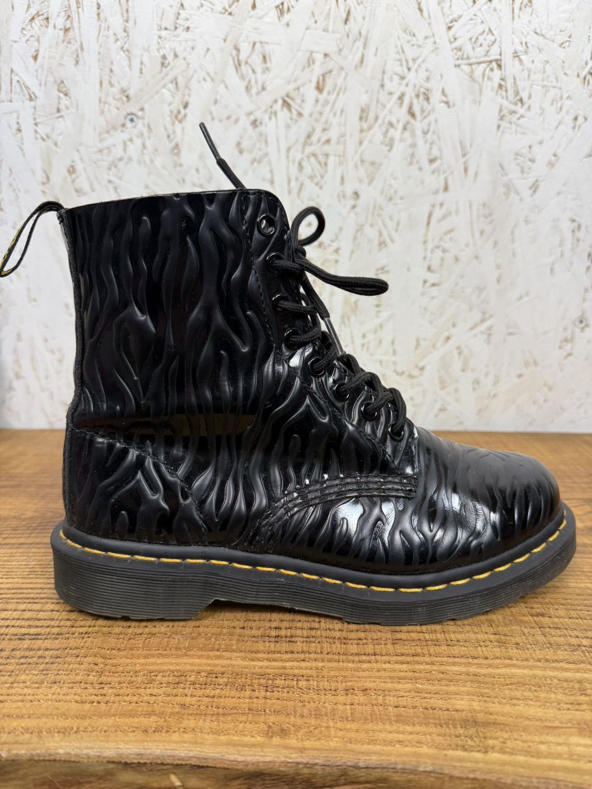 Dr. Martens Dr. Martens 1460 Pascal Embossed Zebra Ankle Boots US7 EU38 Size US 7 / IT 37 - 6 Thumbnail