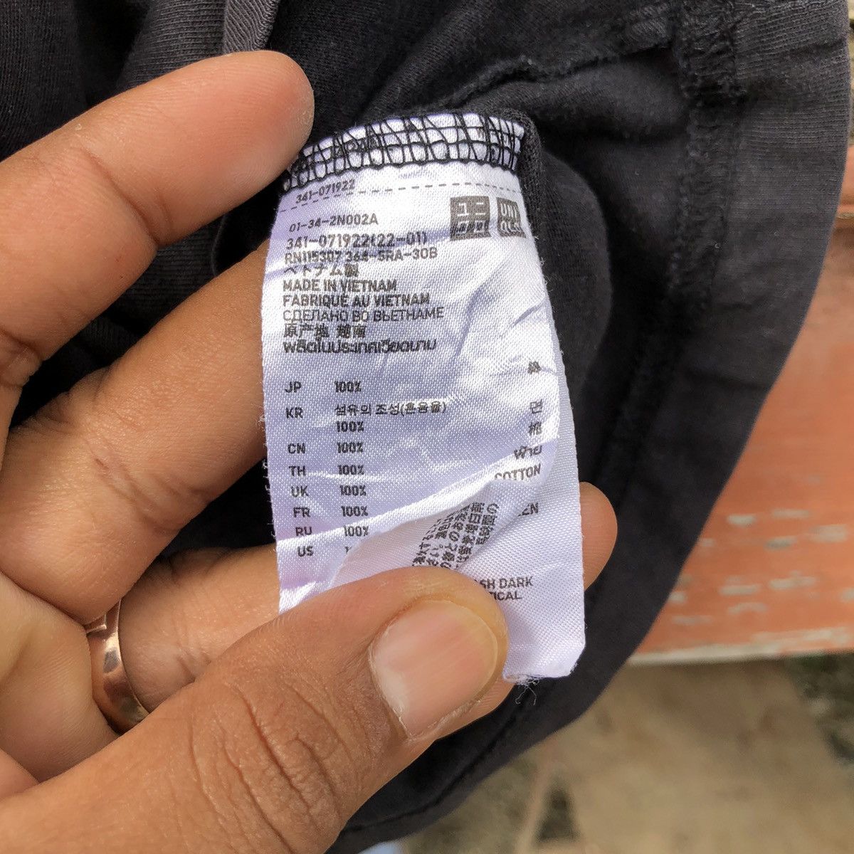 Uniqlo 🔥Steals🔥 Japanese Brand Faded Lemaire x Uniqlo Tshirt Size US XL / EU 56 / 4 - 4 Thumbnail