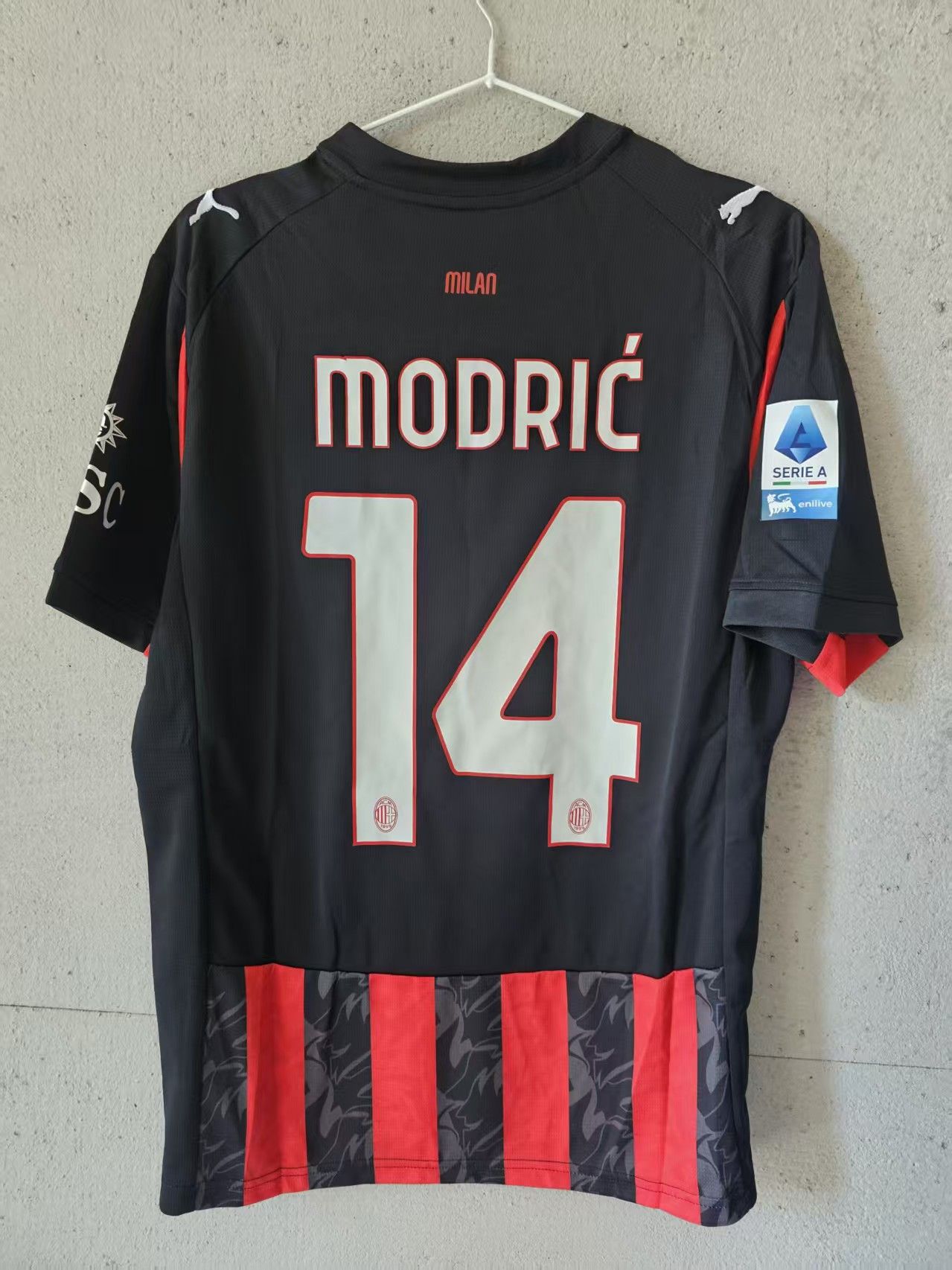 Other 14 Luka Modrić Jersey 2025 26 AC Milan Size US XL / EU 56 / 4 - 1 Thumbnail