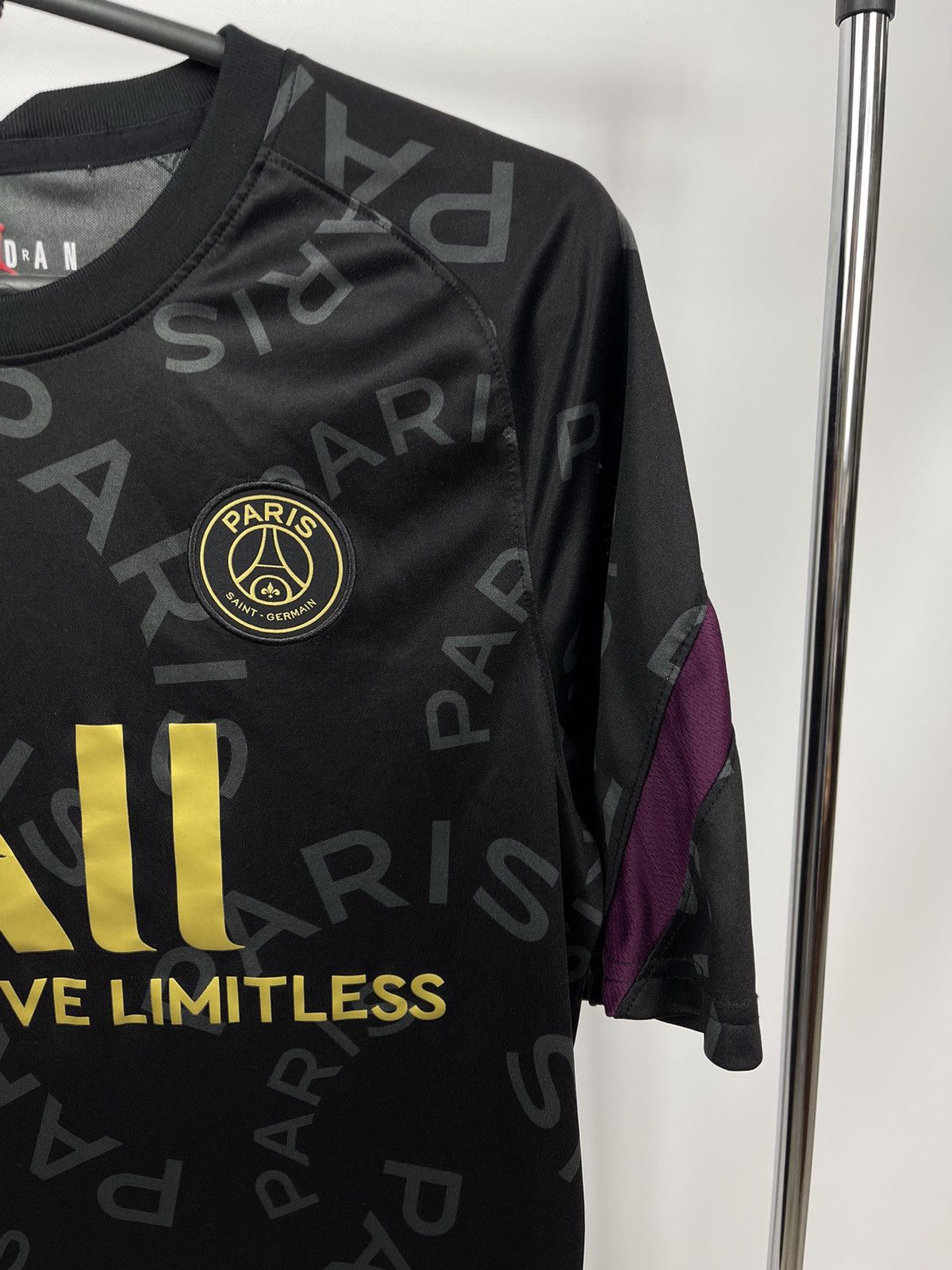 Nike PSG PARIS SAINT-GERMAIN 2020 2021 JERSEY Size M JORDAN Size US M / EU 48-50 / 2 - 2 Thumbnail