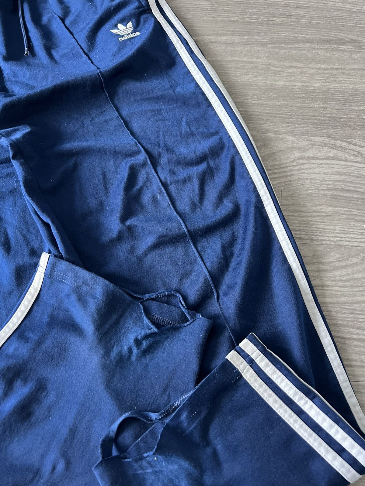 Adidas × Vintage Crazy Vintage Baggy Adidas Track Pants Size US 34 / EU 50 - 4 Thumbnail