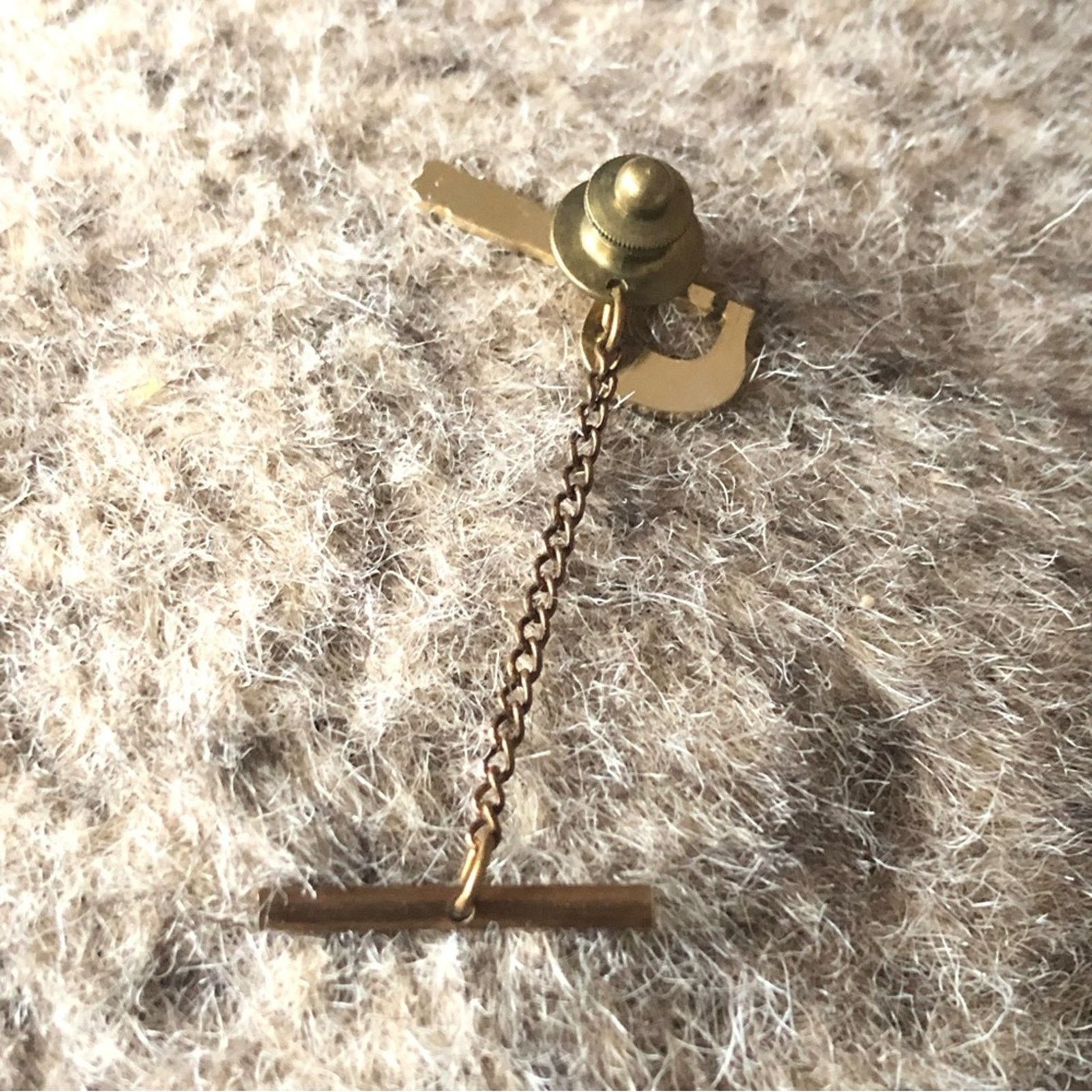 Vintage Vintage men’s gold plated wrench tie Tac pin with chain Size ONE SIZE - 7 Thumbnail