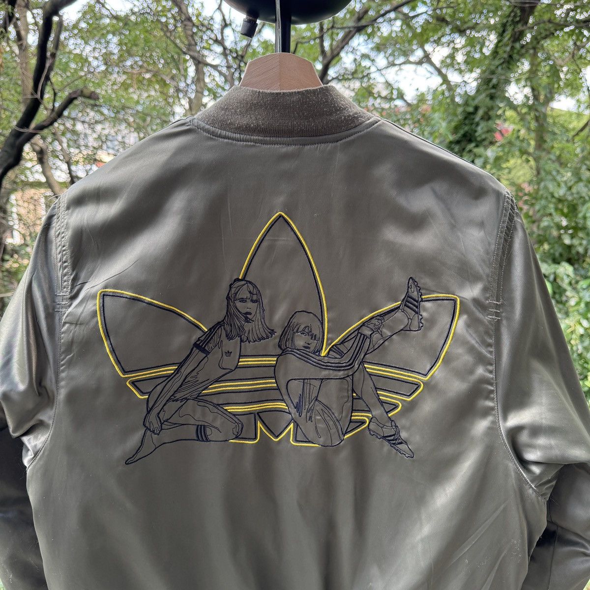 Adidas 2004 Adidas Thrashed Faded Distressed Jacket ERD Grunge Size US S / EU 44-46 / 1 - 3 Thumbnail