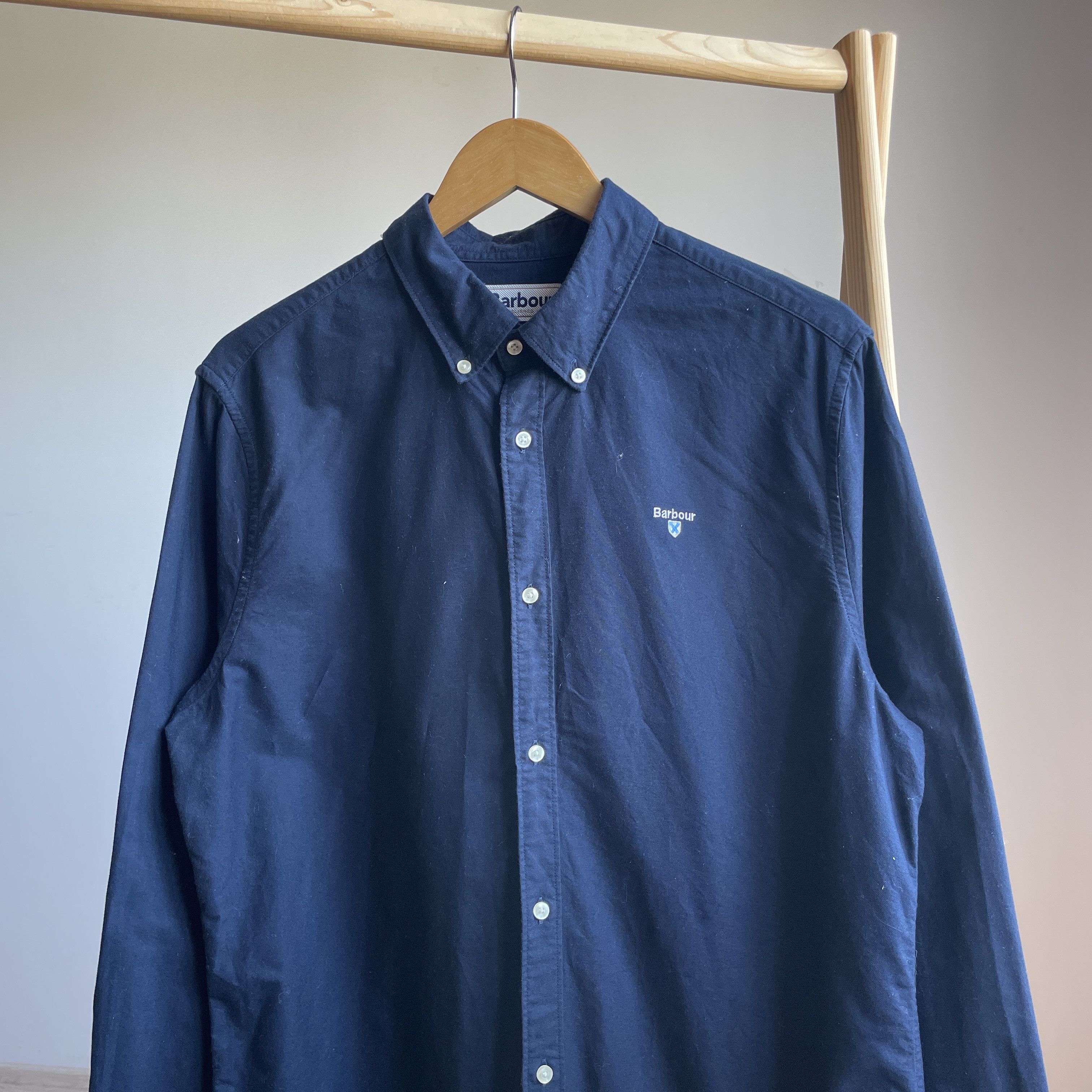 Barbour Barbour Oxford Tailored Fit Navy Shirt Size EUR L/ US M Size US M / EU 48-50 / 2 - 3 Thumbnail