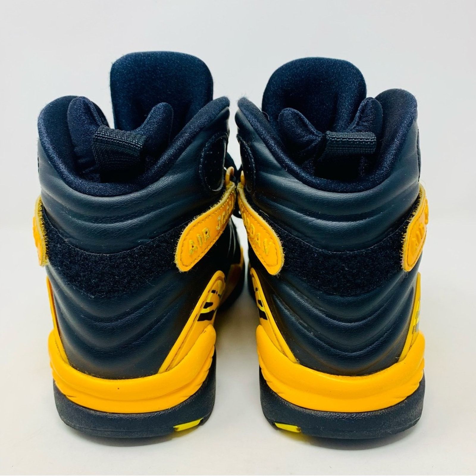 Jordan Brand Jordan 8 Retro 'Taxi' CI1236-007 Womens Size 7 Mens Size 6.5 Size US 7 / IT 37 - 6 Thumbnail