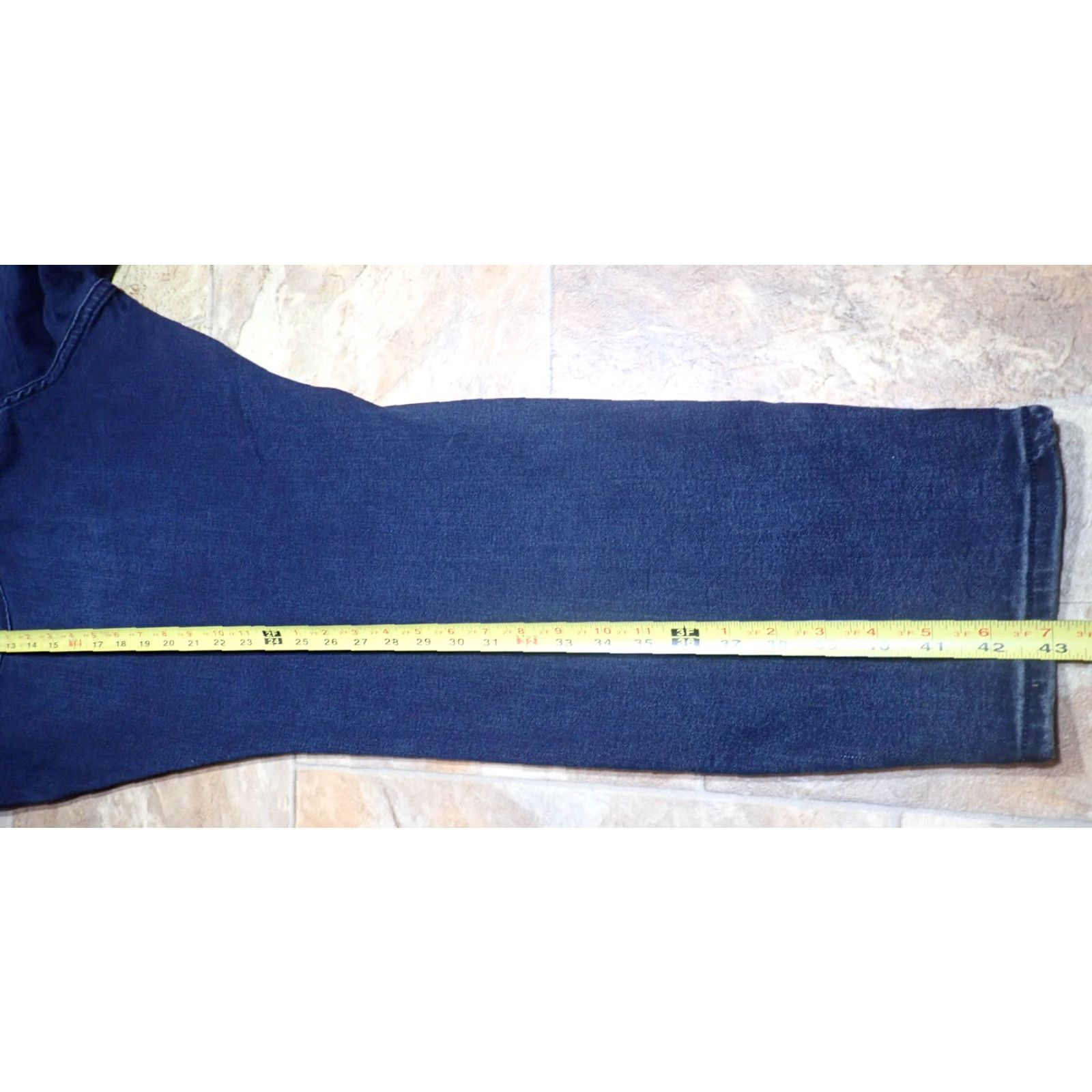 Old Navy Old Navy Rockstar High Rise Super Skinny Mom Jeans Size 30 Blue Denim 52 to 56 in Waist 27 in Inseam Plus Size 30 −? Size 30" / US 8 / IT 44 - 7 Thumbnail