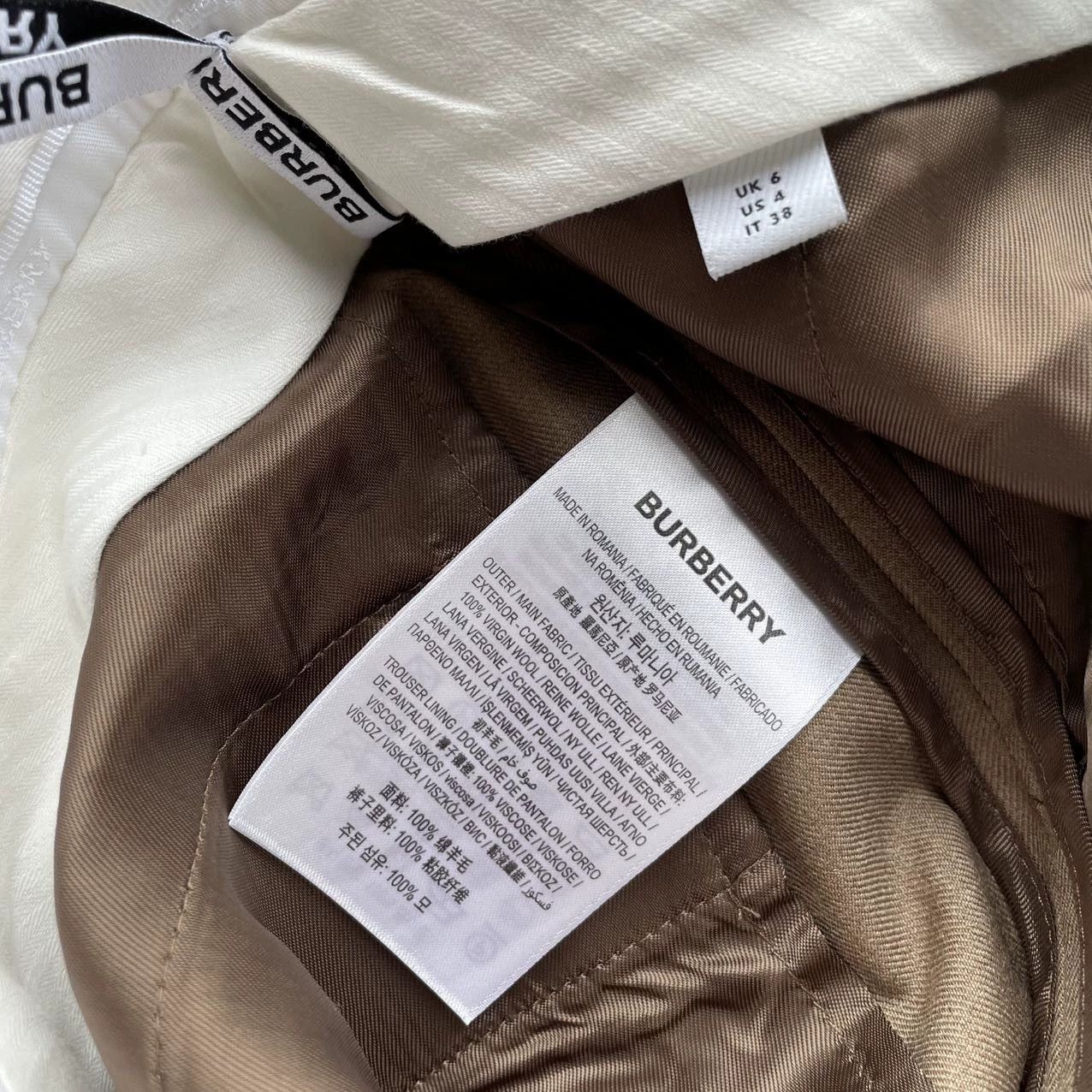 Burberry Burberry Khaki Short 38 like new worn once Size 27" / US 4 / IT 40 - 5 Thumbnail