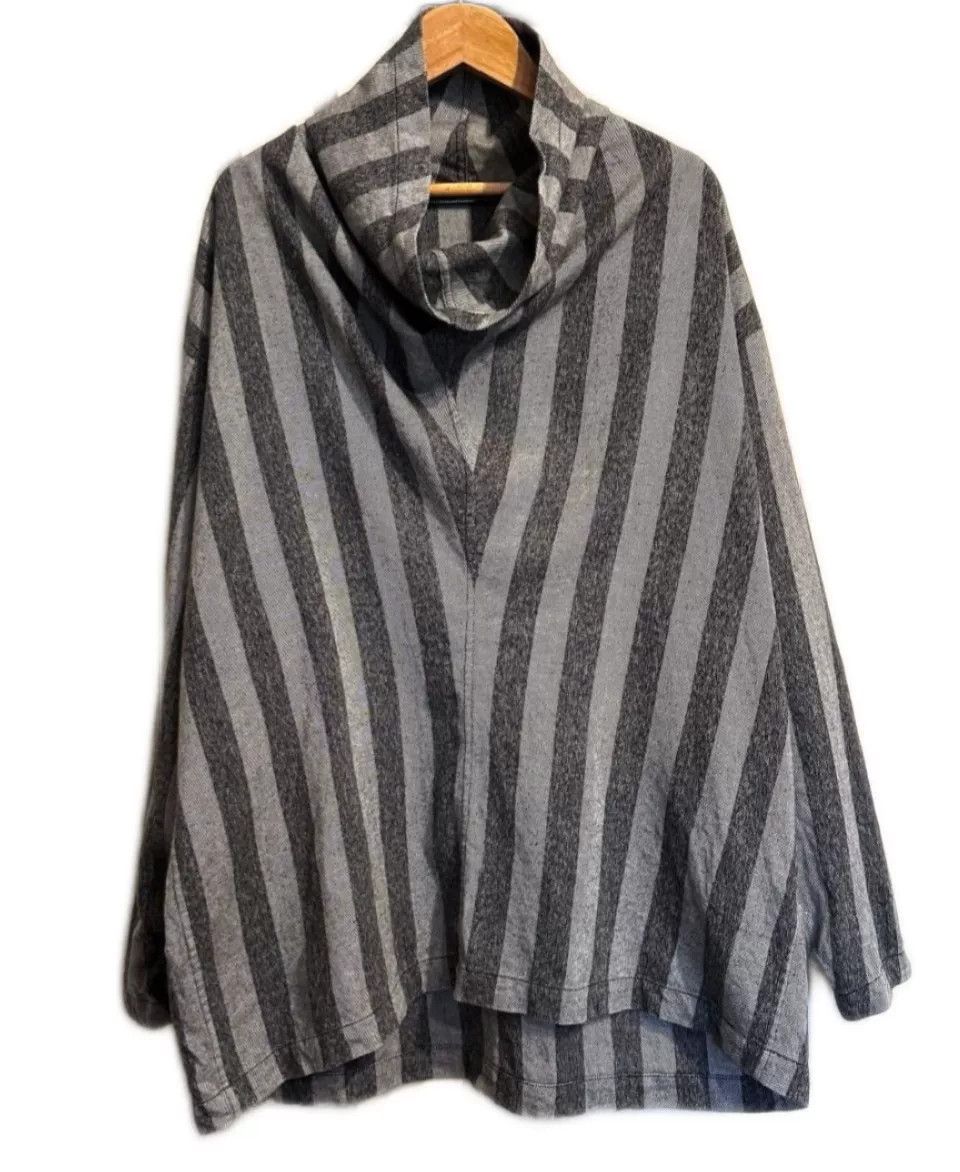 ISSEY MIYAKE Early Logo Turtleneck Shirt