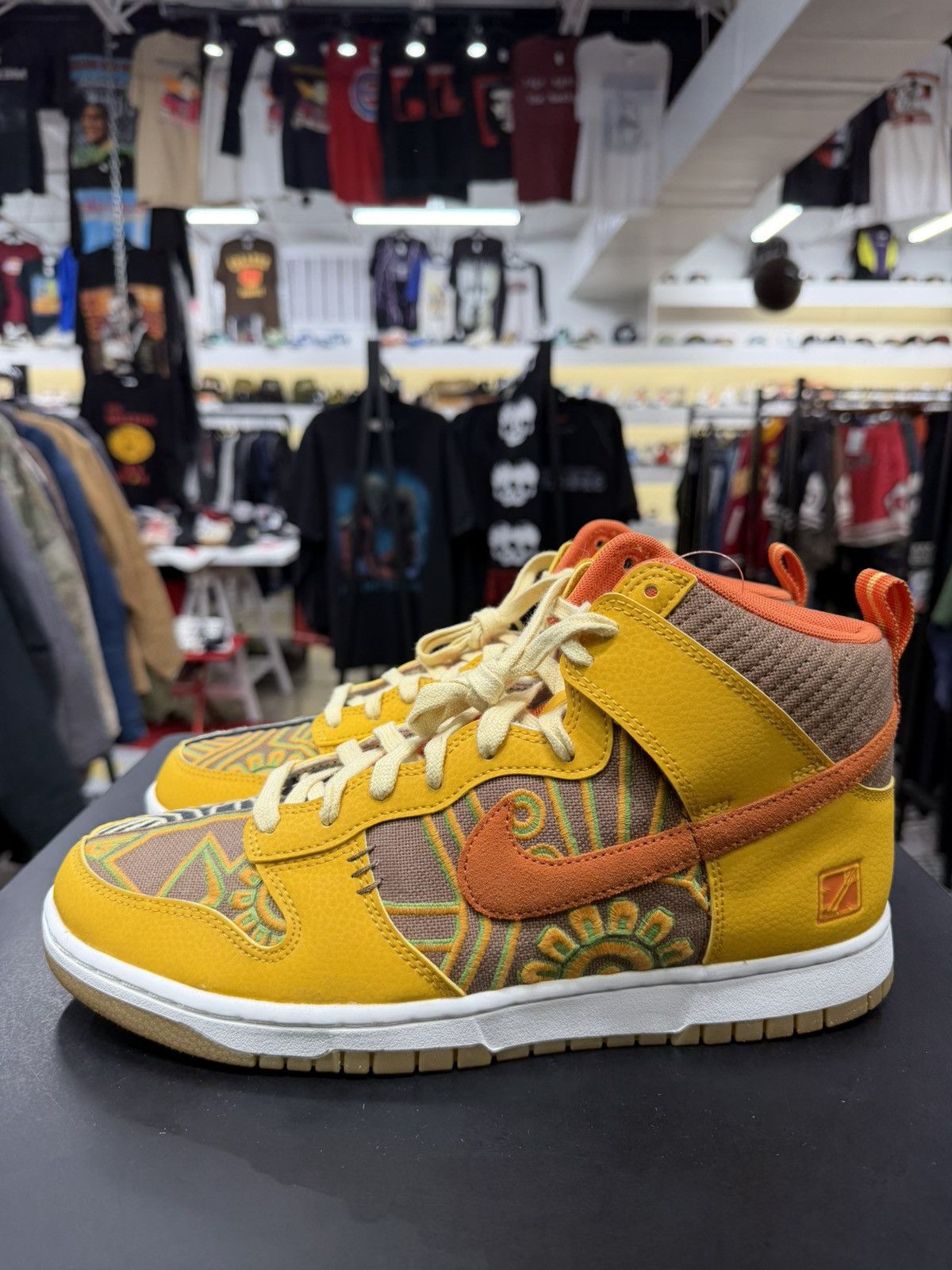 Nike Nike Dunk High Somos Familia Size 10.5 (2022) Size US 10.5 / EU 43-44 - 7 Thumbnail