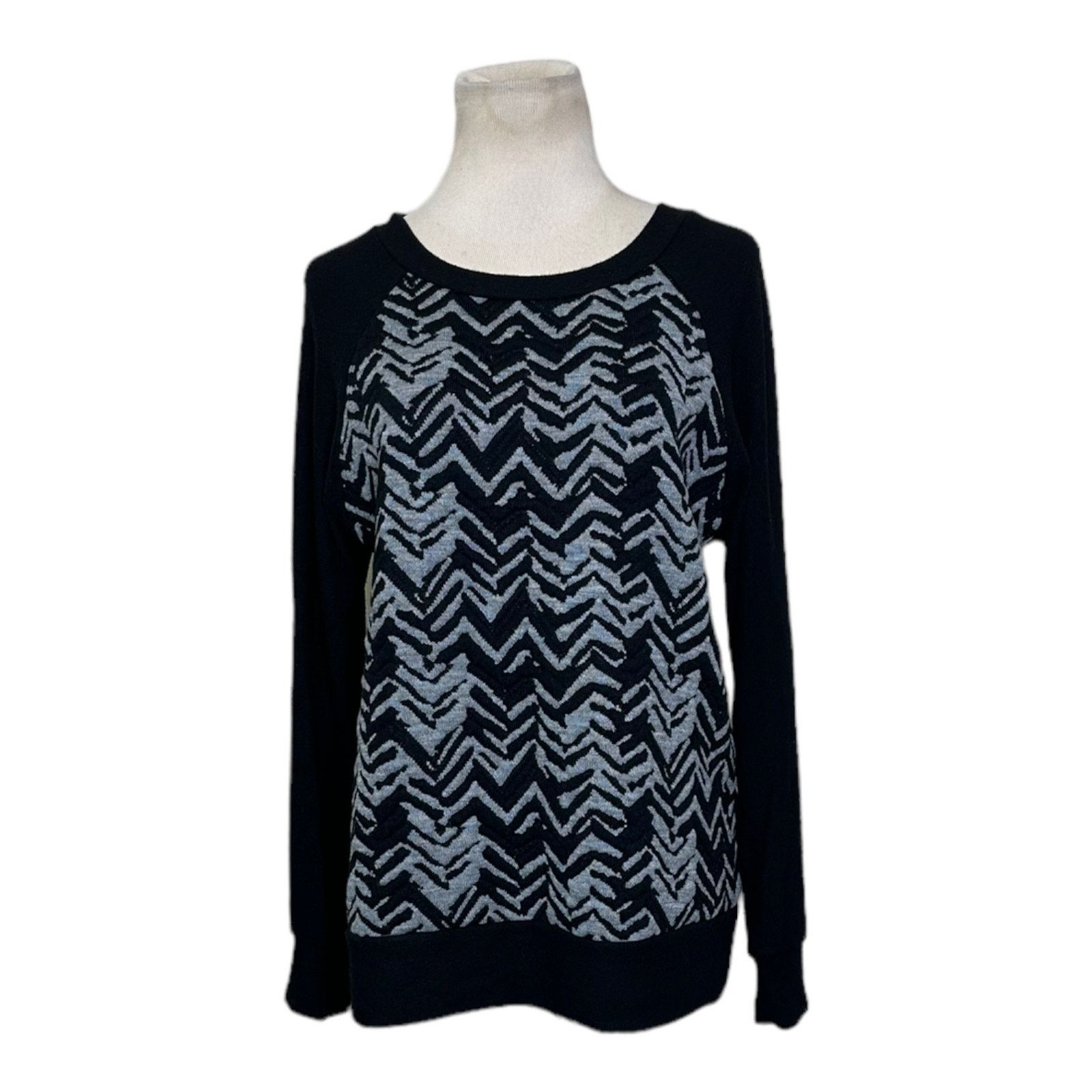 Anthropologie Le Lis black gray chevron knit long sleeves sweater size M Size M / US 6-8 / IT 42-44 - 1 Thumbnail