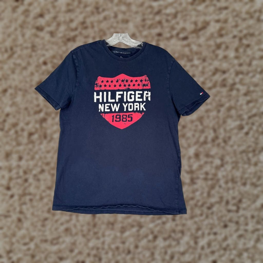 Tommy Hilfiger VINTAGE? No. Tommy Hilfiger Shirt Men S Petite Blue Crew Neck Cotton Blend Short Sleeve Logo Modern Fit Size US S / EU 44-46 / 1 - 1 Thumbnail